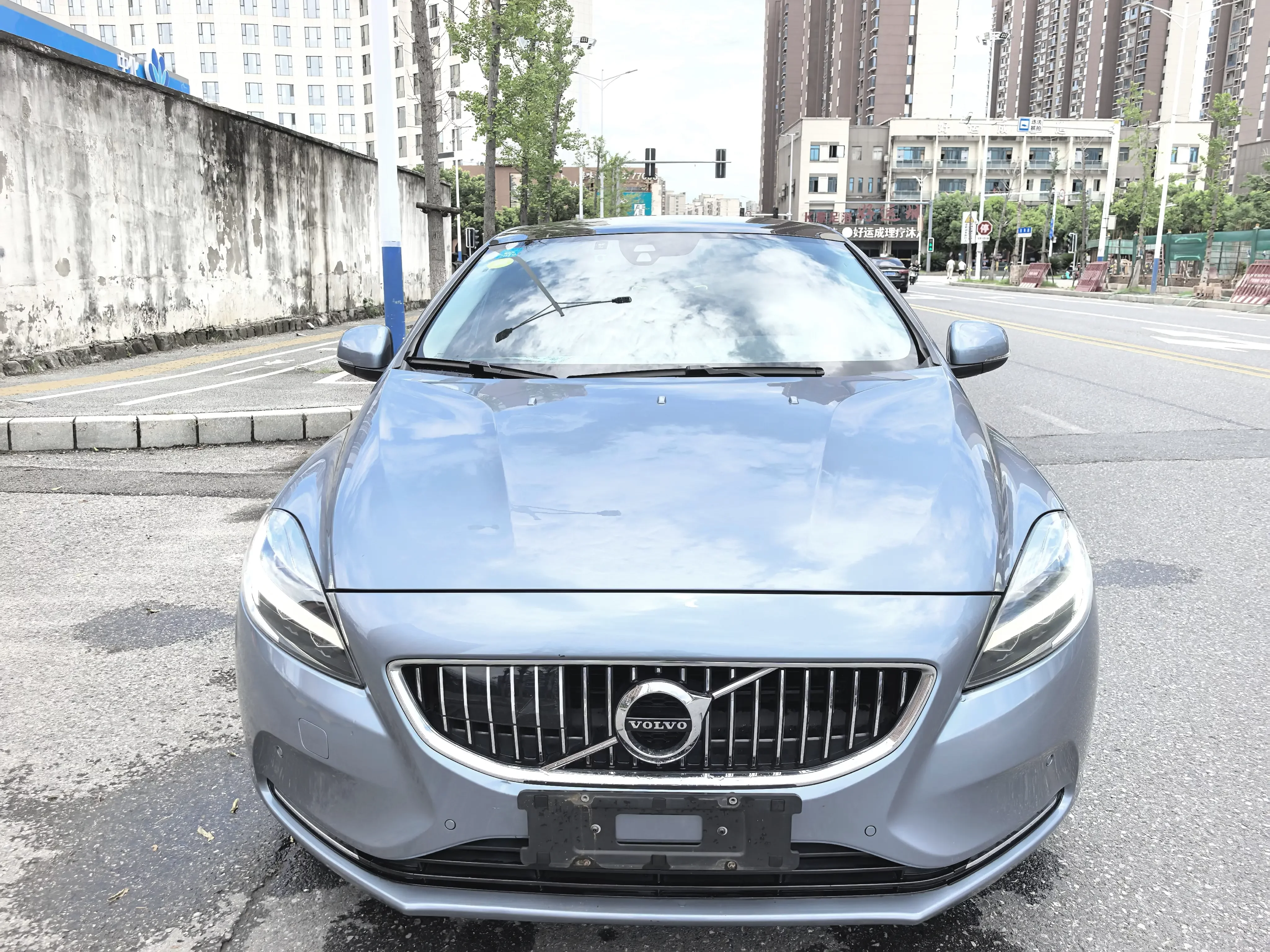 Volvo V40  из Китая