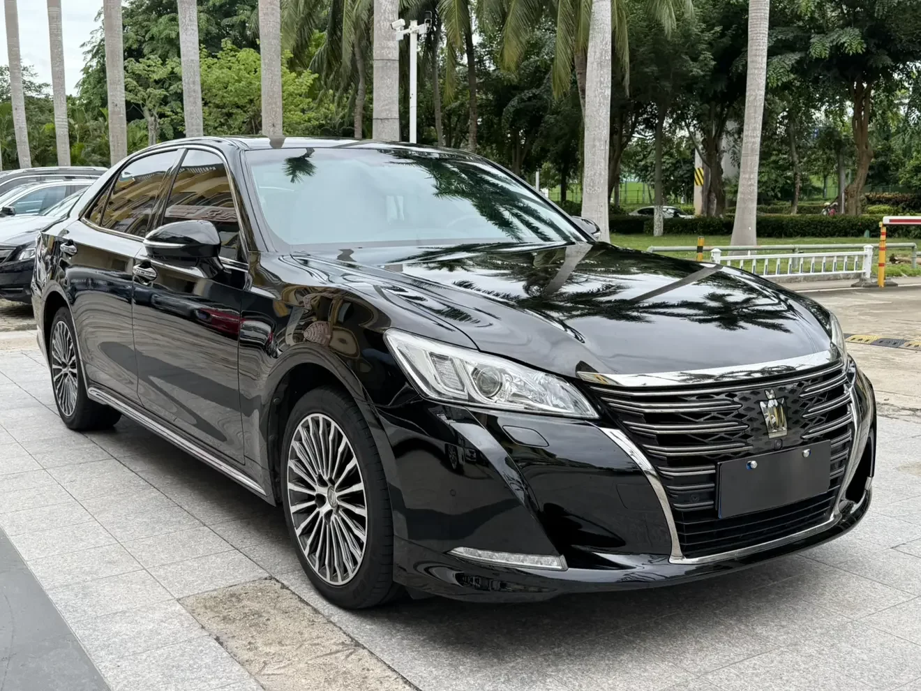 Toyota crown