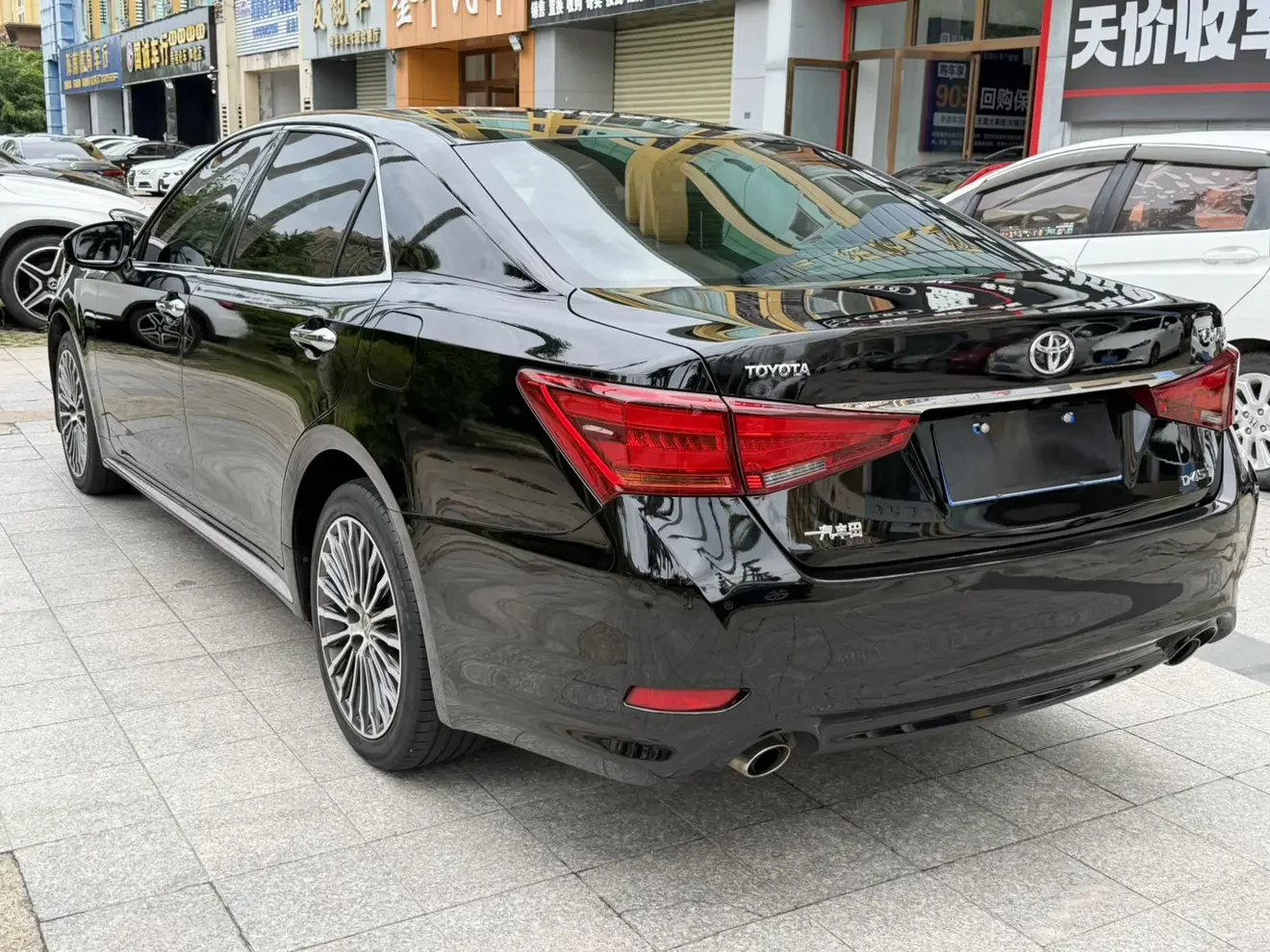 Toyota crown