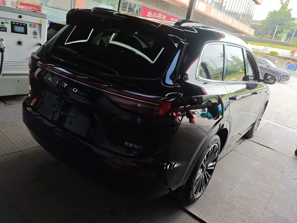 AITO M7
