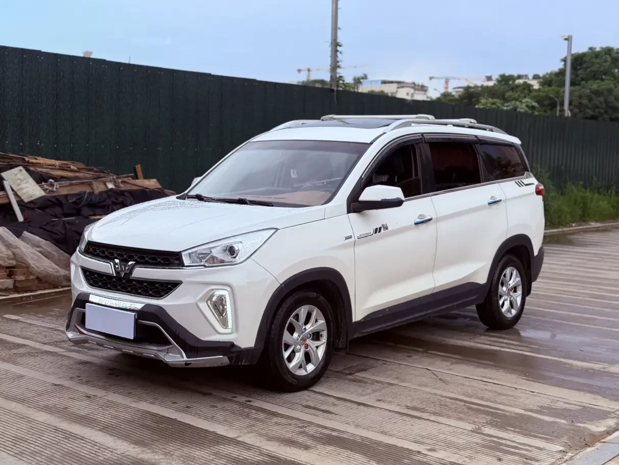 Wuling Hongguang S3