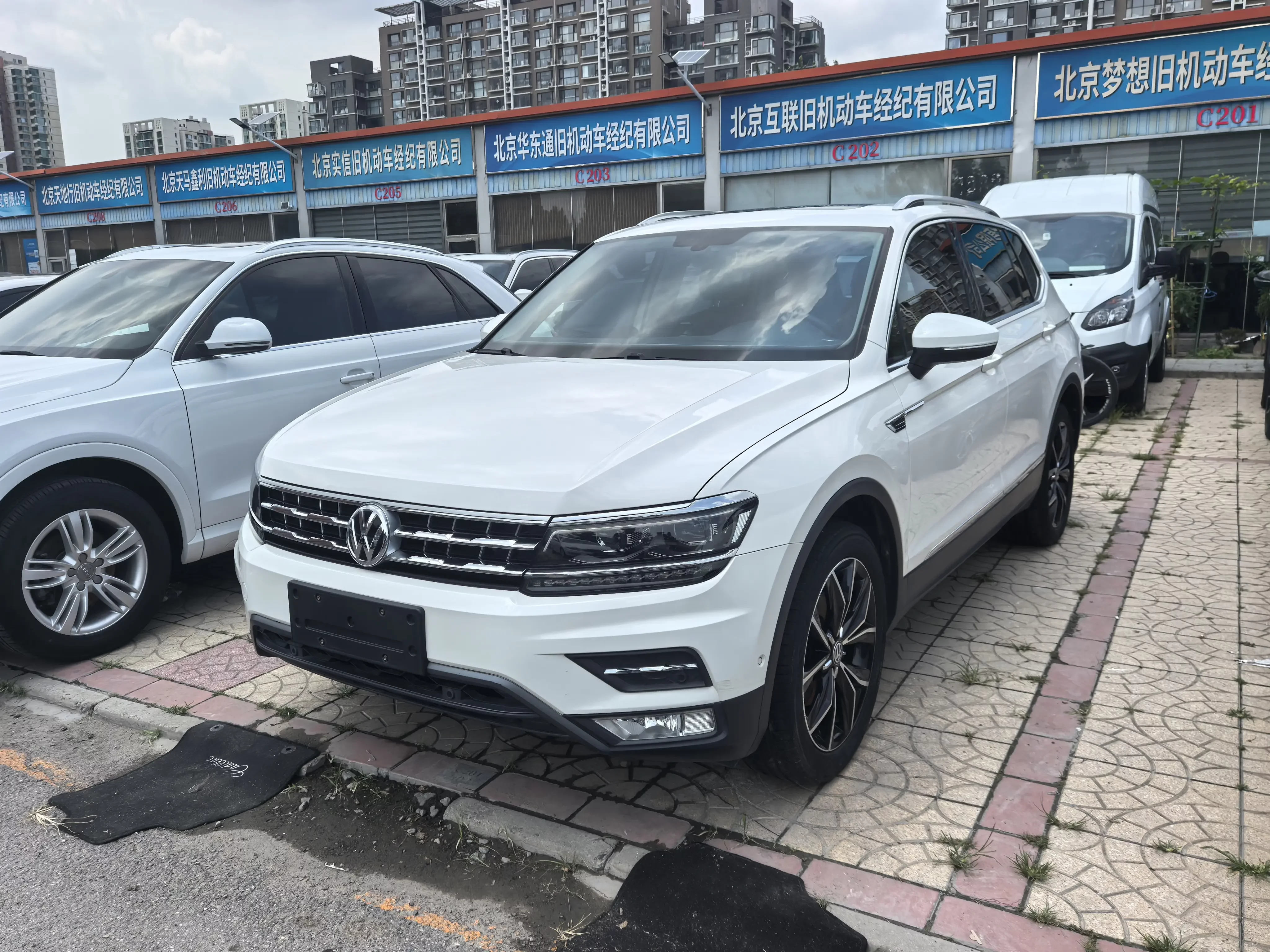 Volkswagen Tiguan L