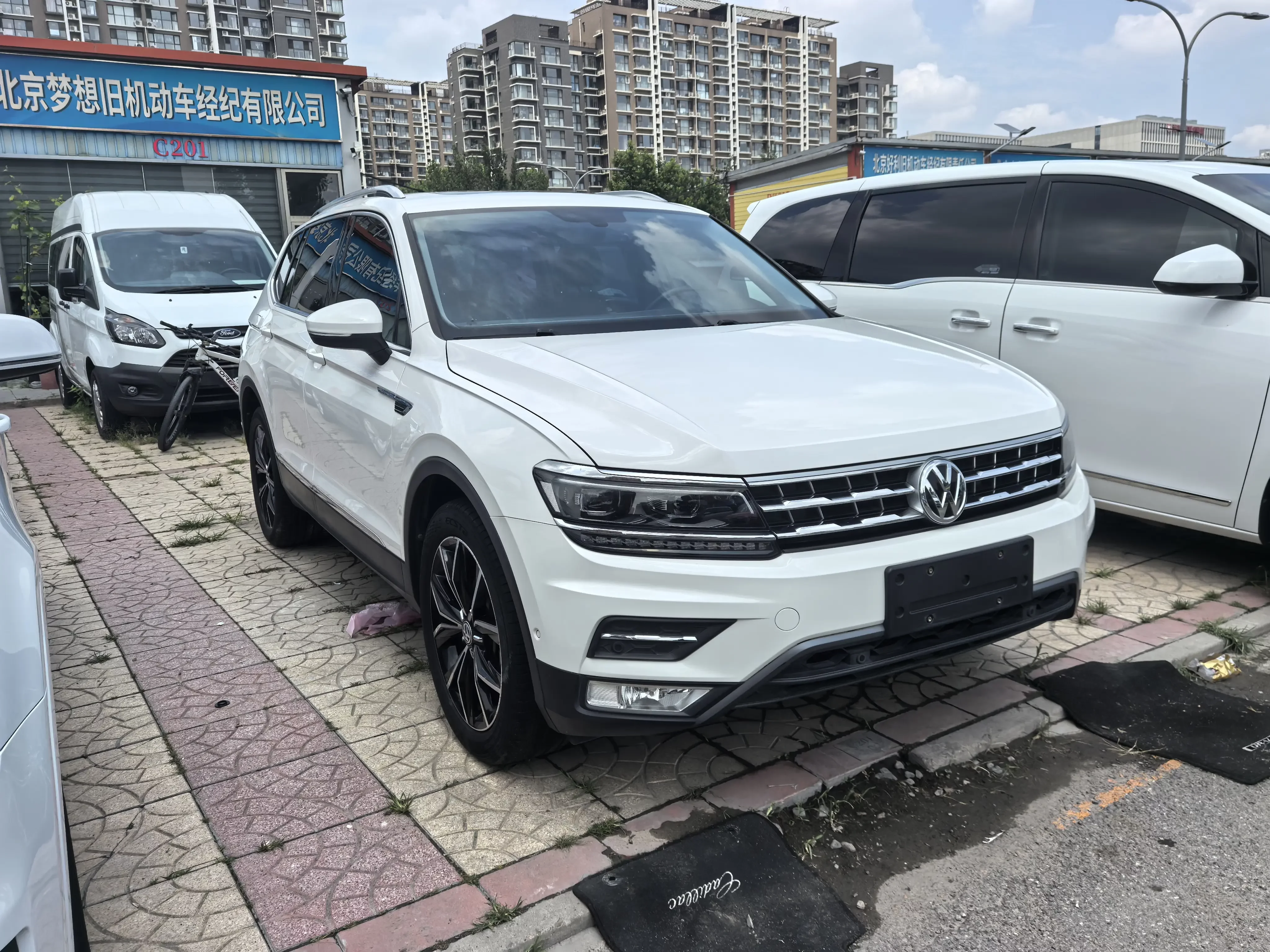 Volkswagen Tiguan L