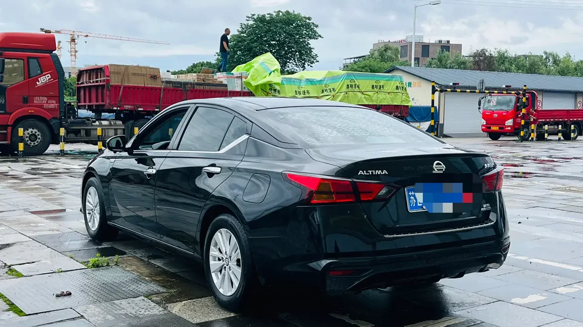 Nissan Altima