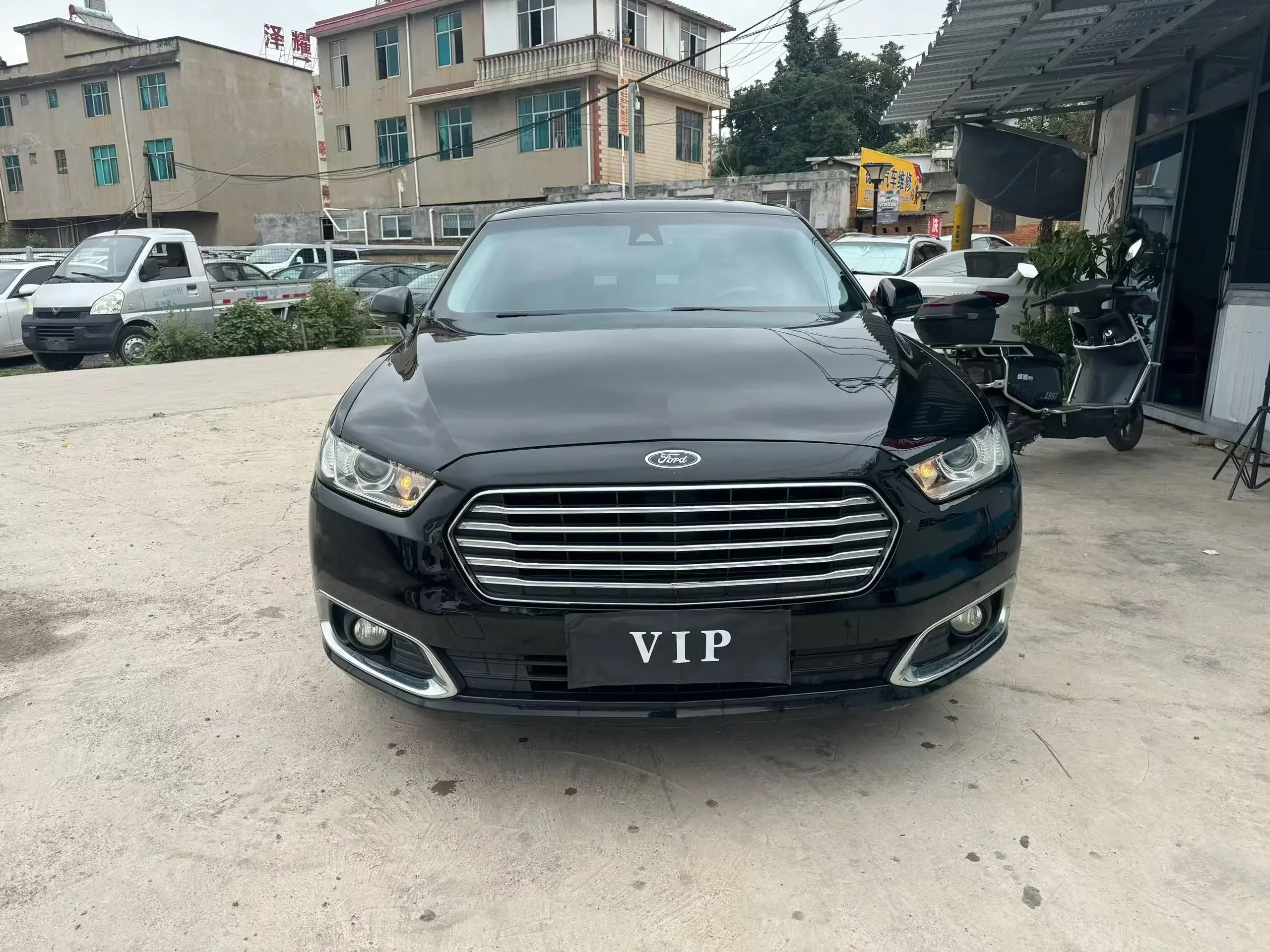 Ford Taurus