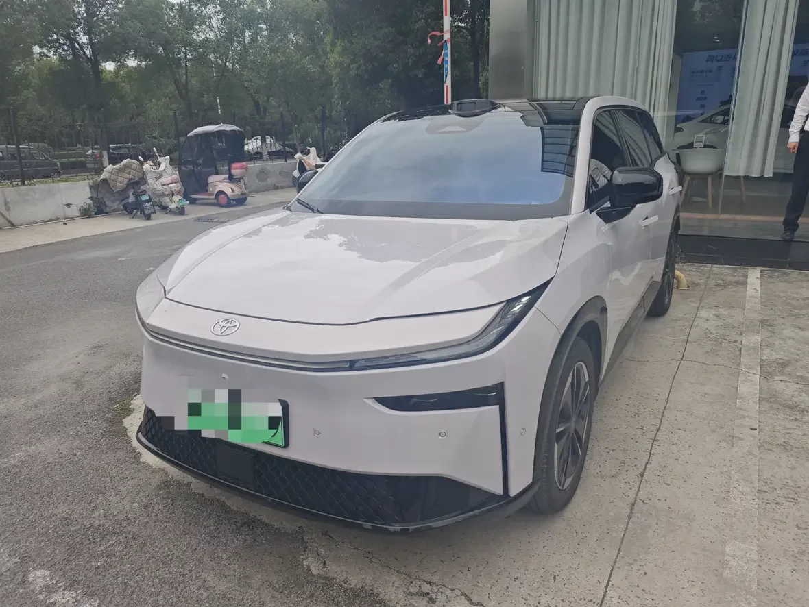 Toyota Bozhi 3X