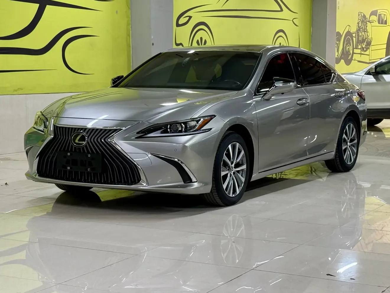 Lexus ES