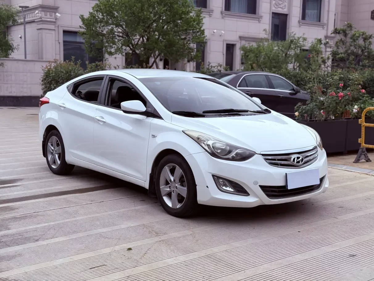 Hyundai Elantra