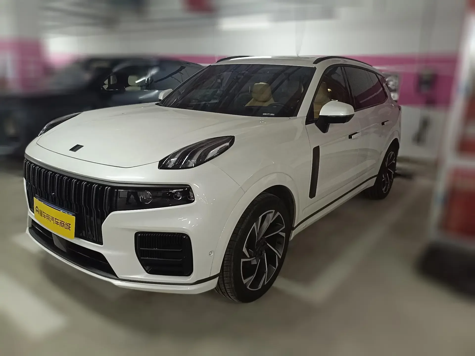 Lynk & Co 09