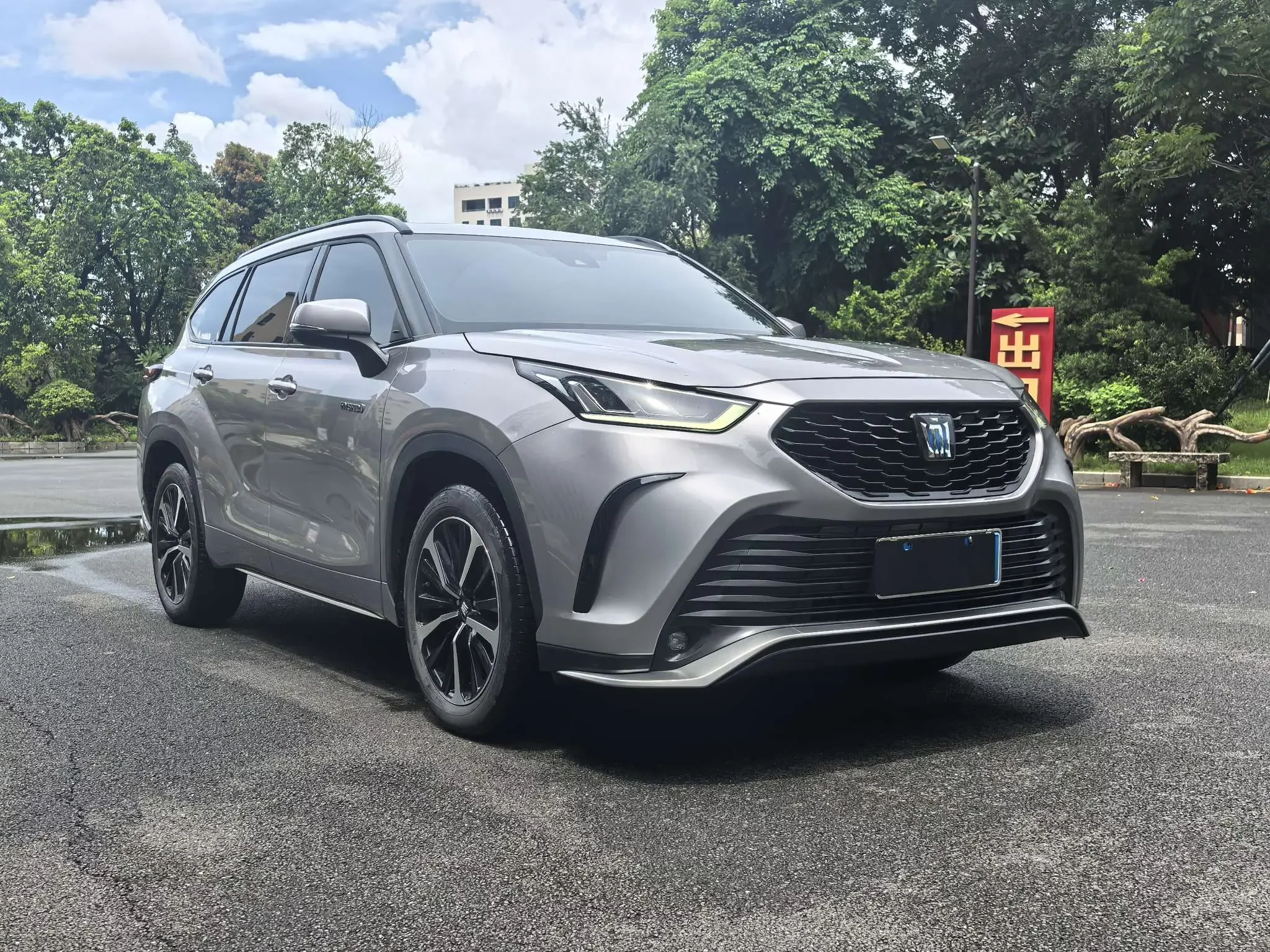 Toyota Crown Kluger
