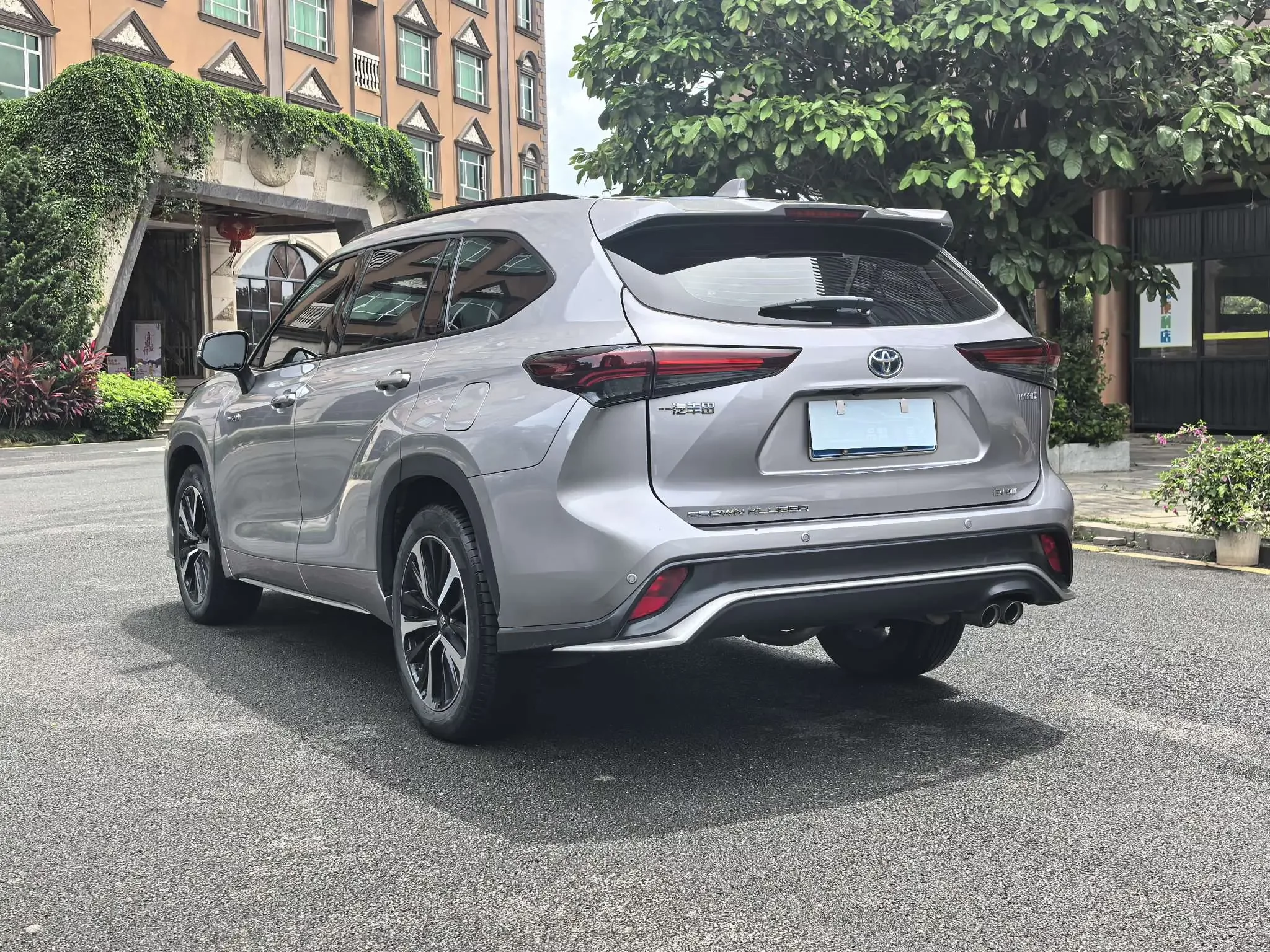 Toyota Crown Kluger