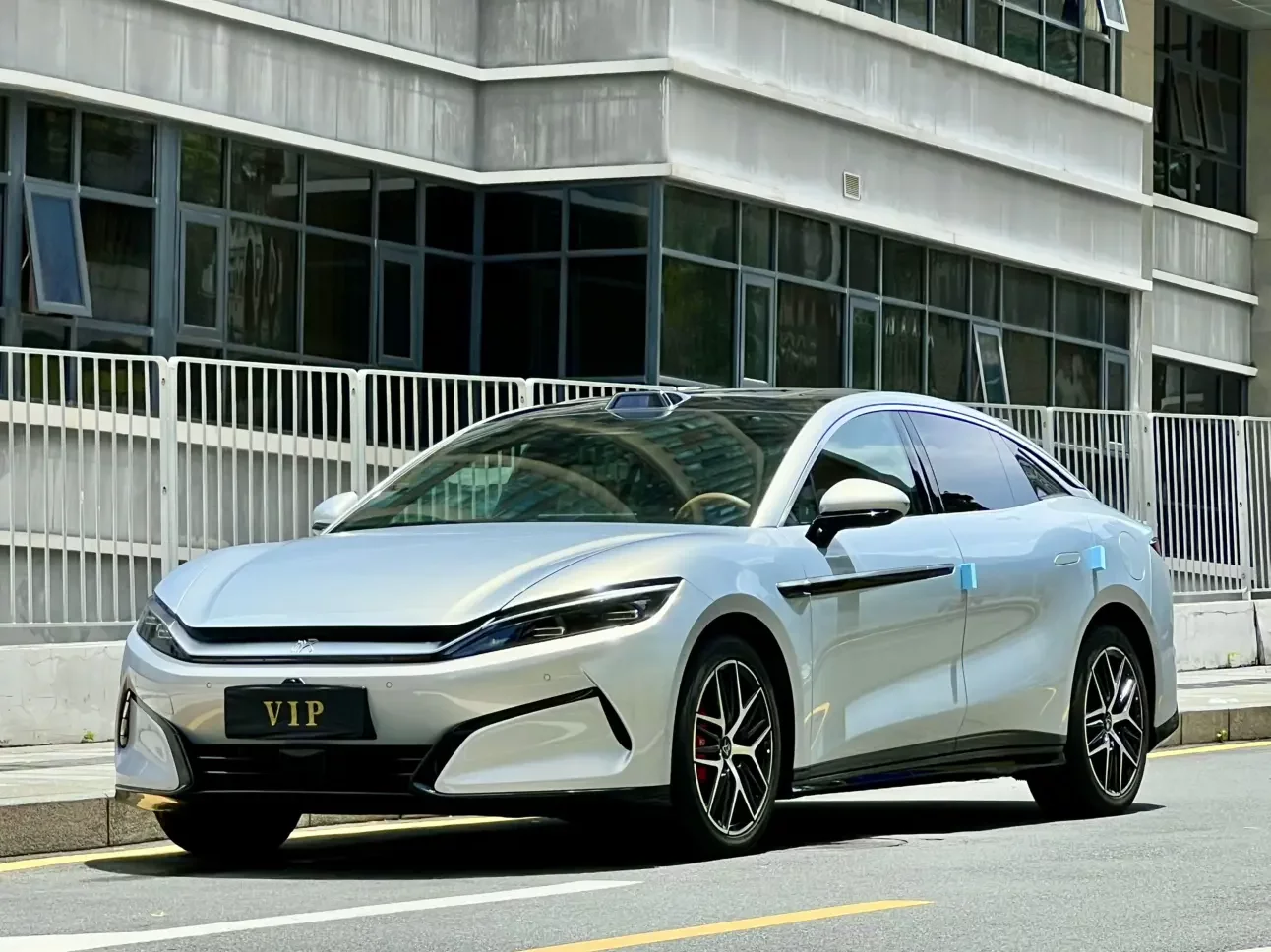 BYD Han L EV