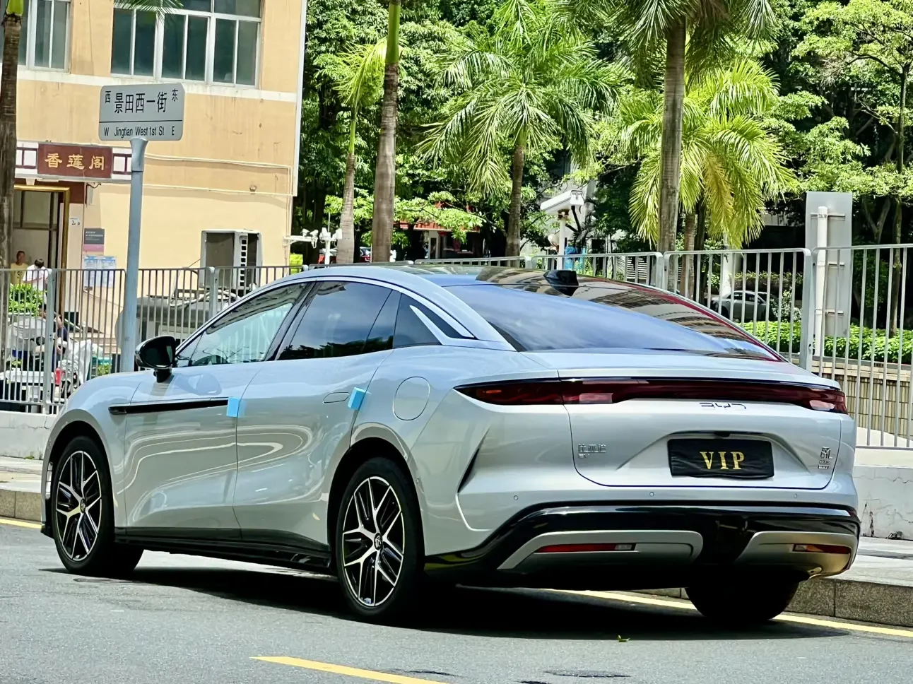 BYD Han L EV