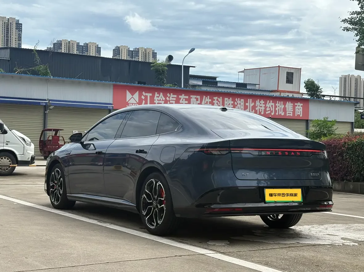 Nissan N7