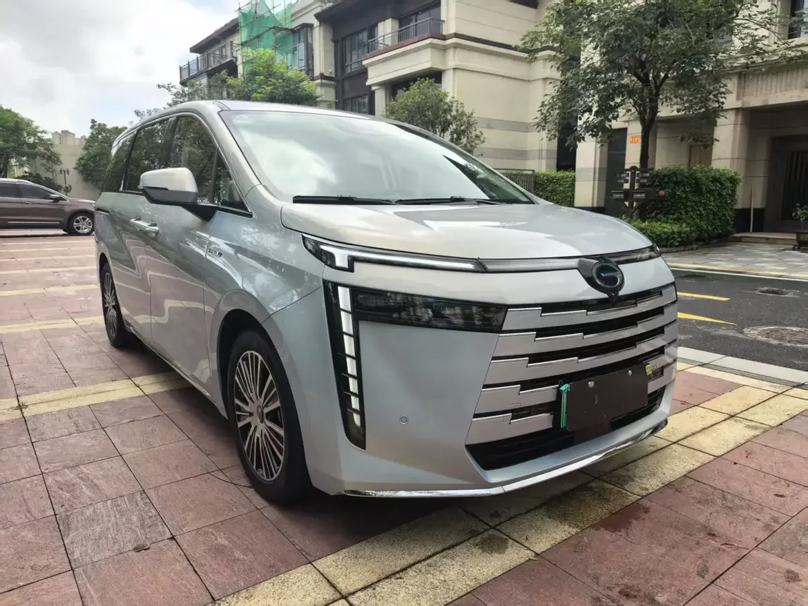 GAC Trumpchi E8 PHEV