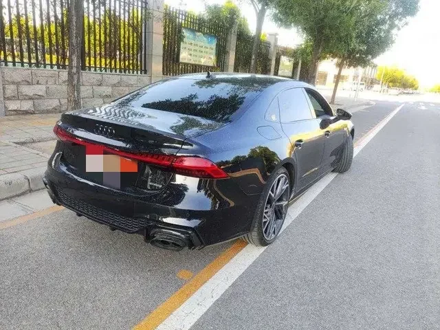 Audi A7L