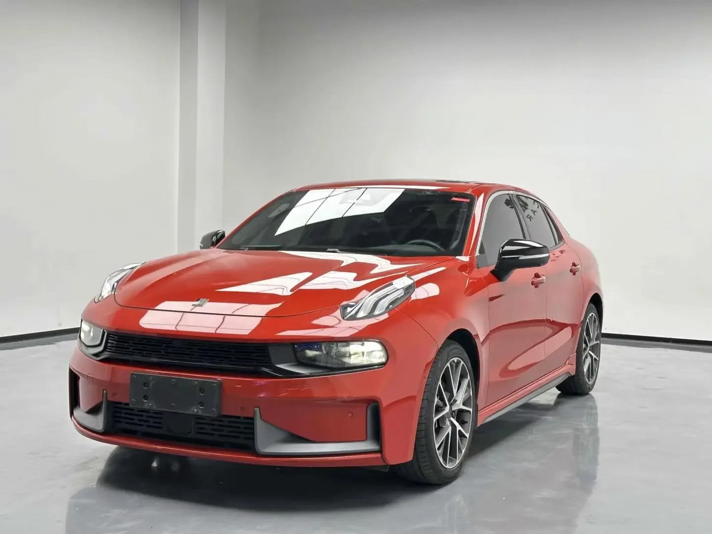 Lynk & Co 03