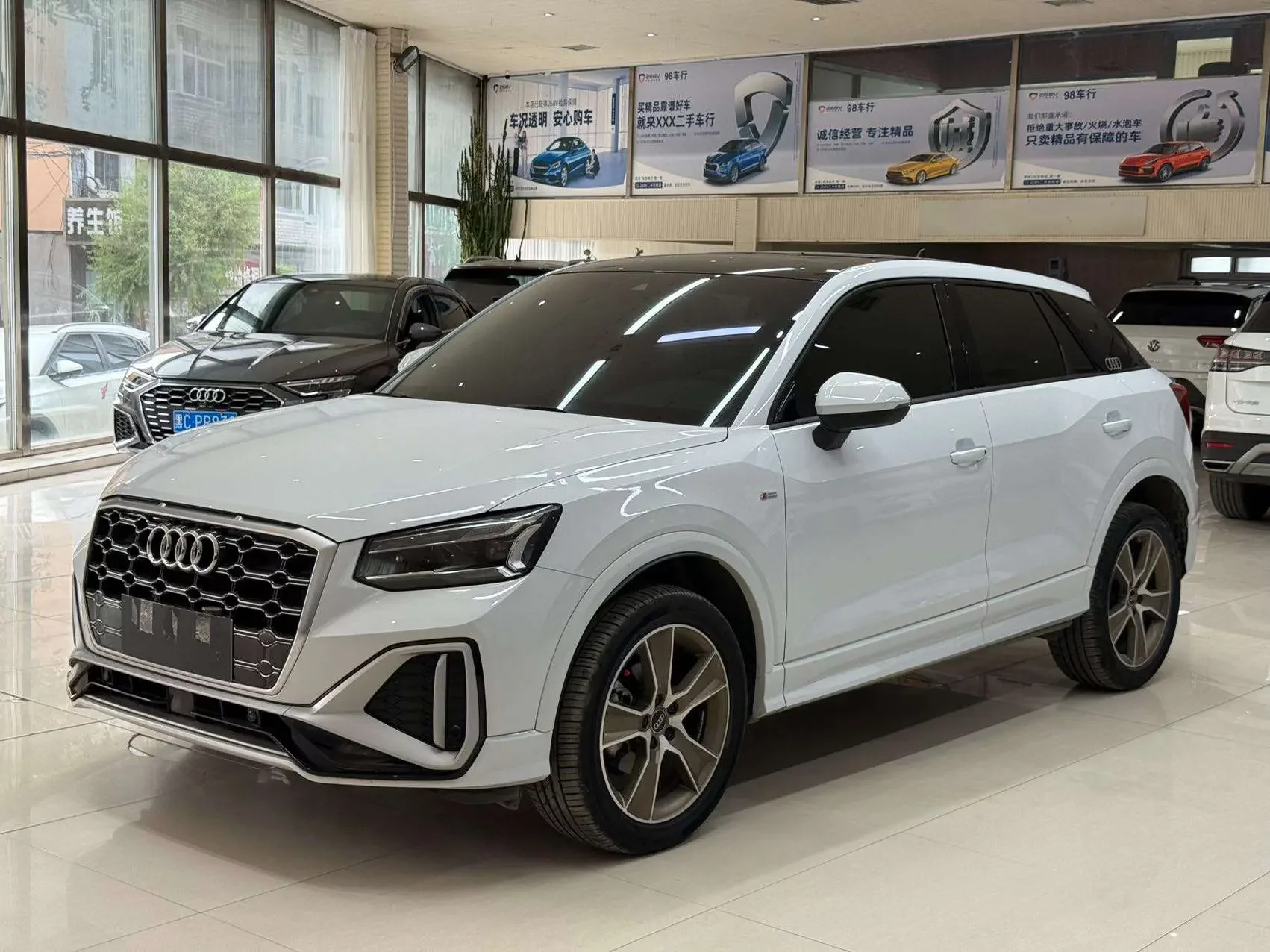 Audi Q2L