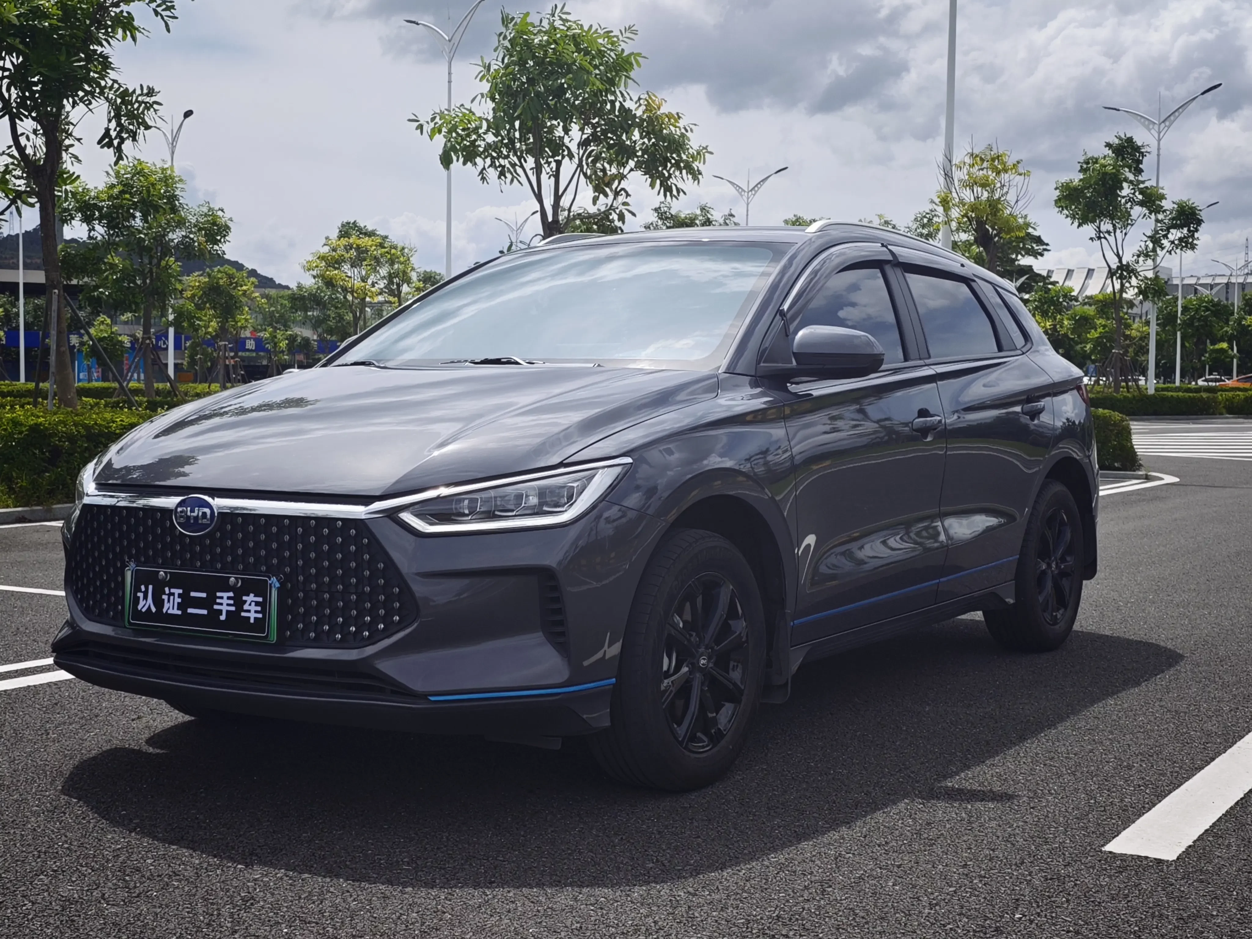 BYD e2