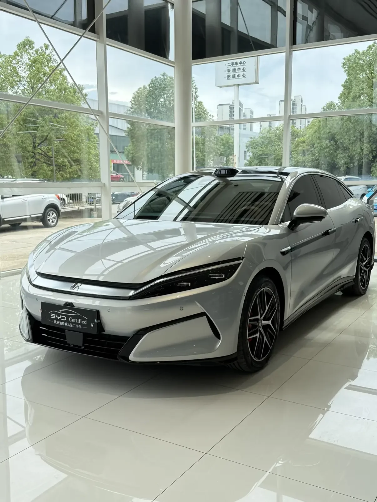 BYD Han L EV  из Китая