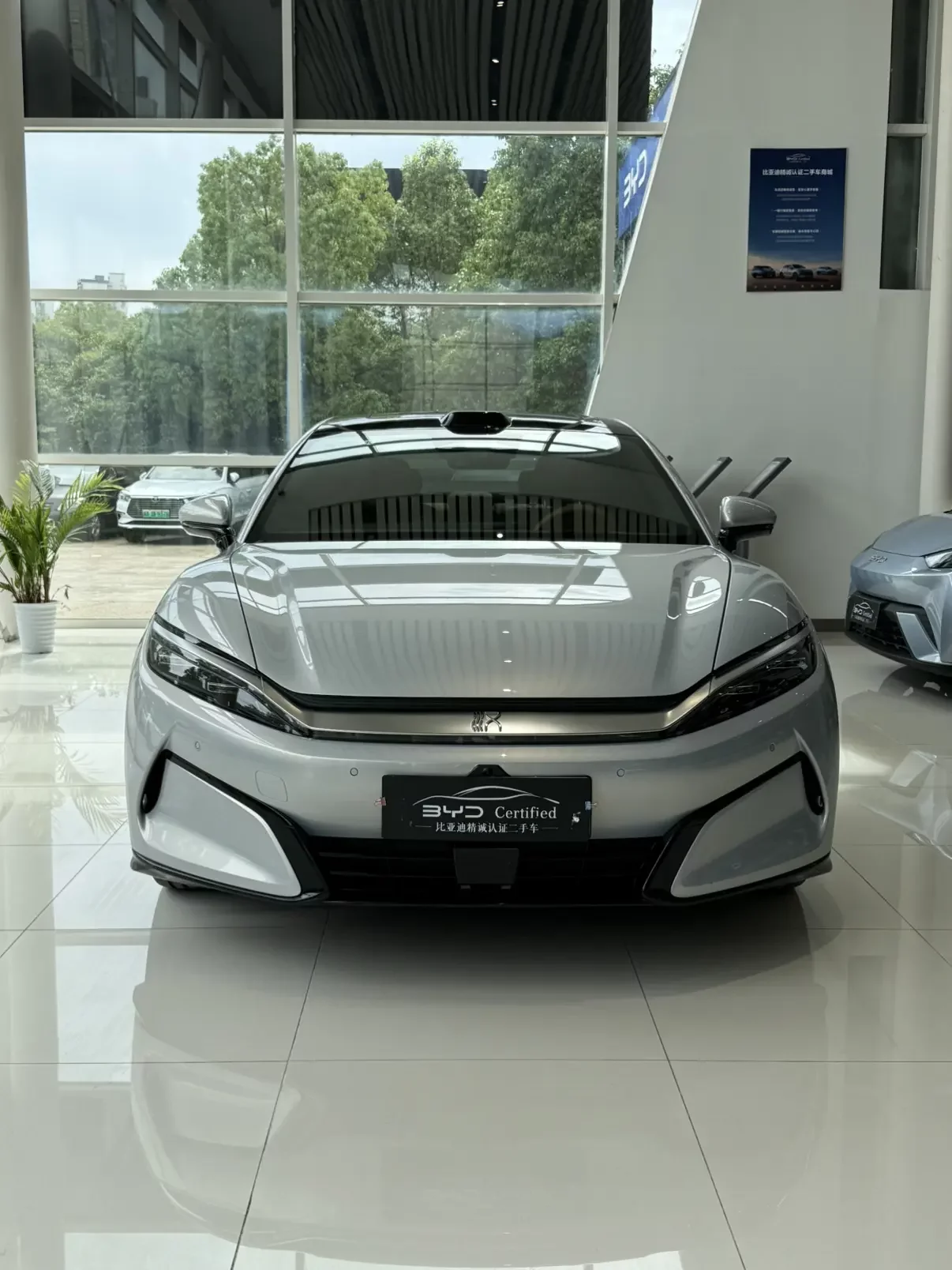 BYD Han L EV  из Китая