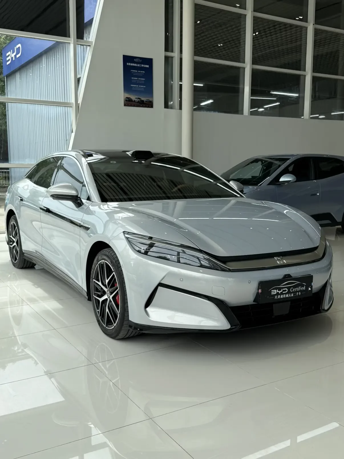 BYD Han L EV