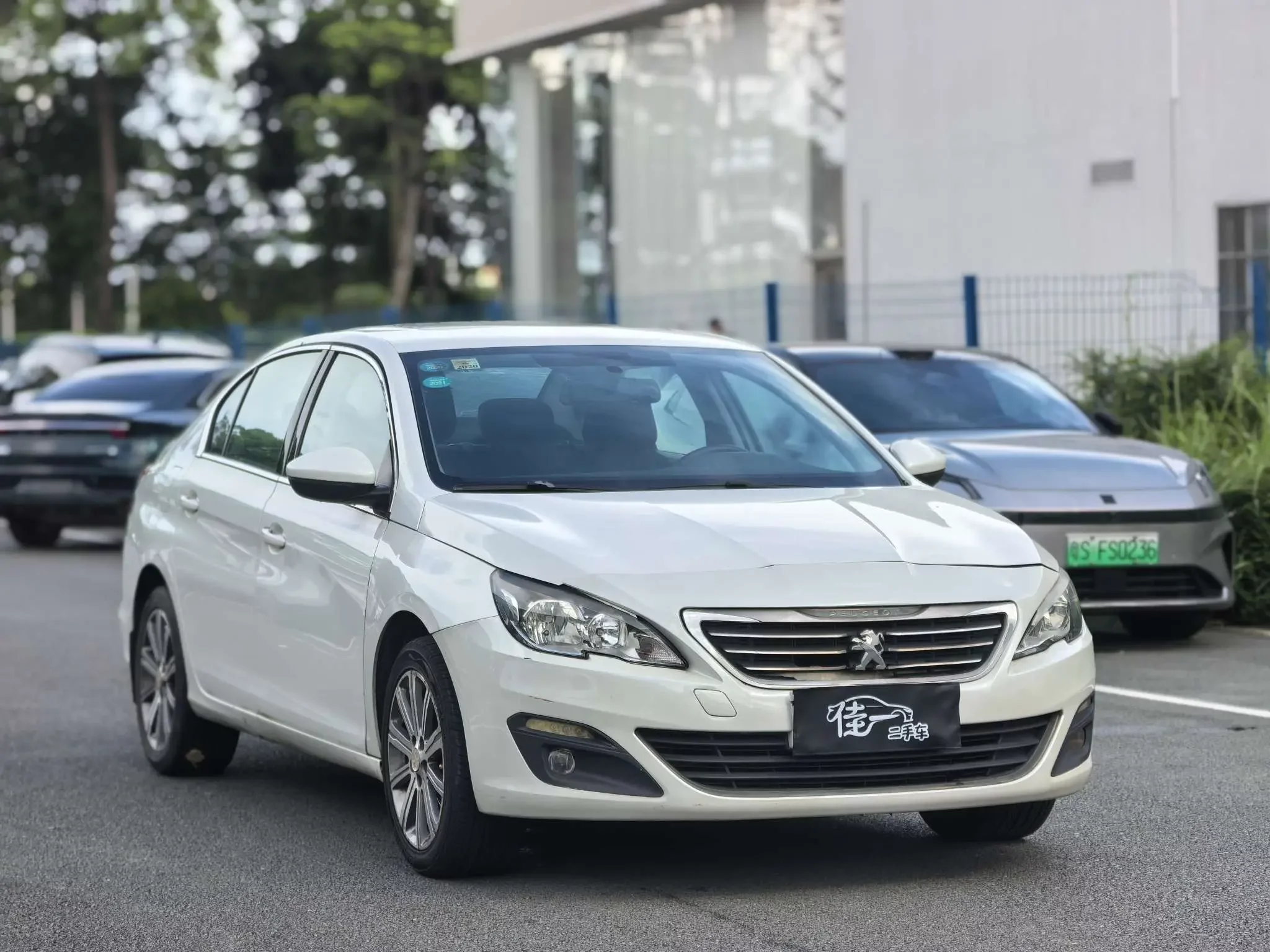Peugeot 408