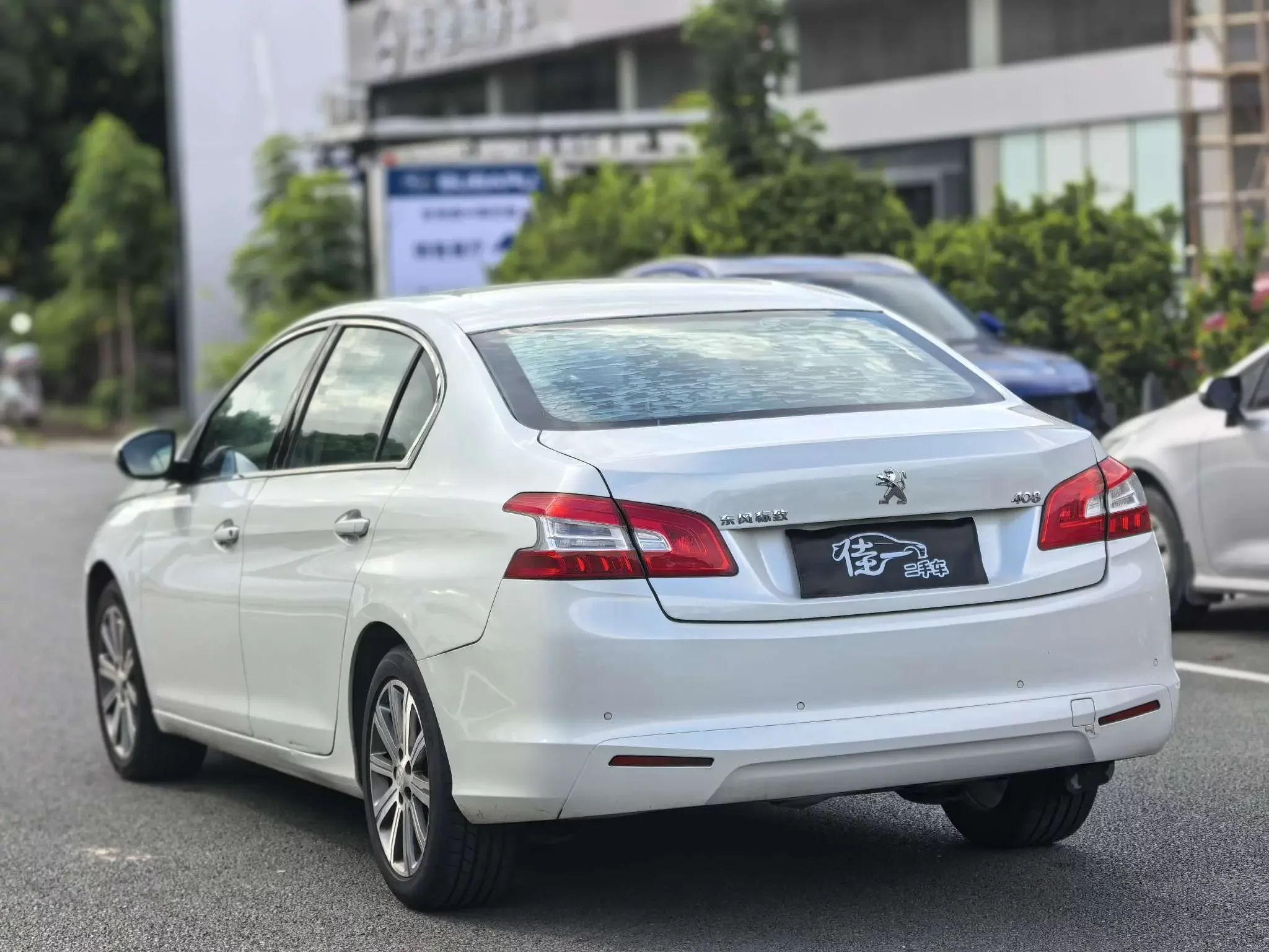 Peugeot 408