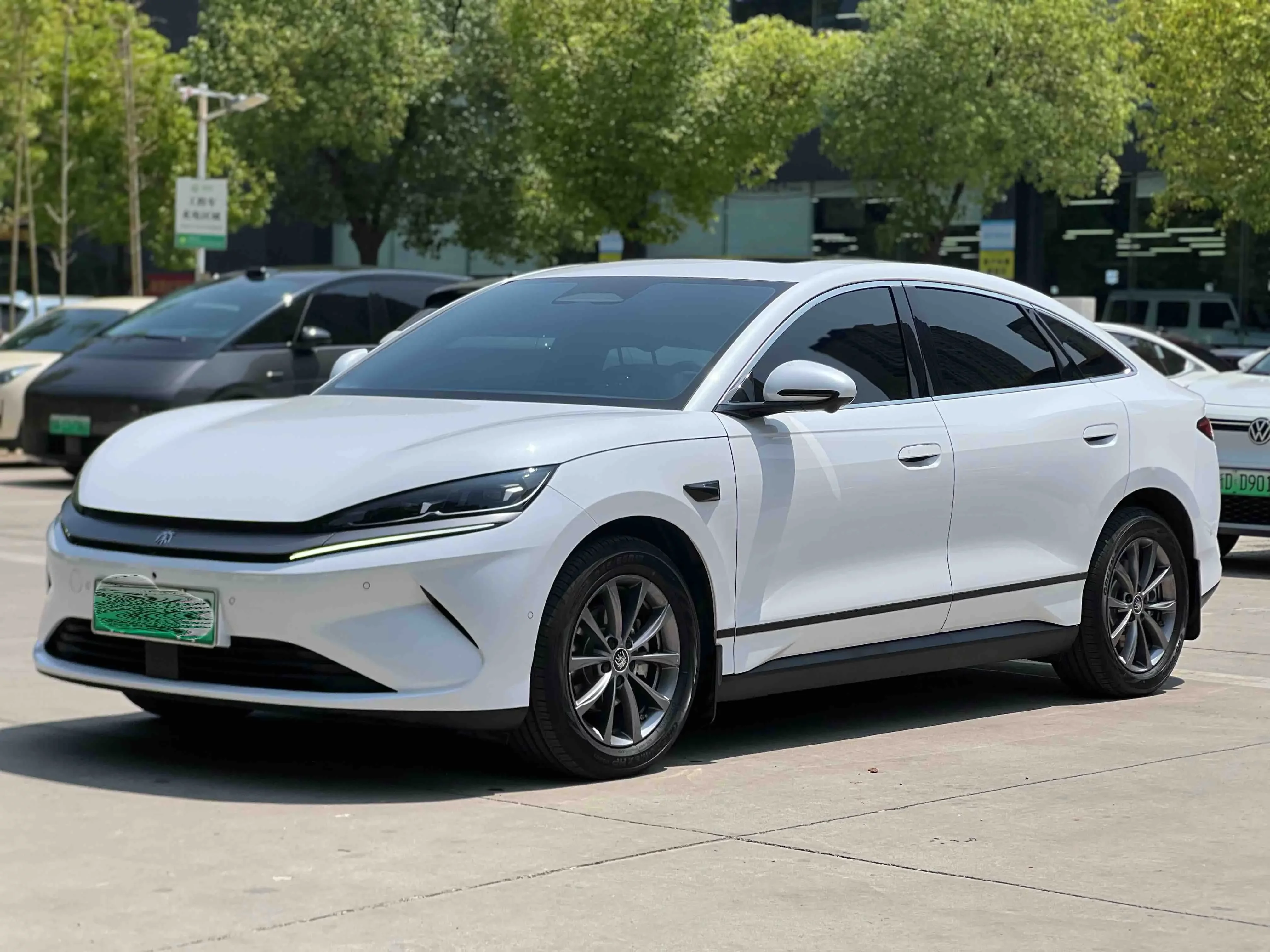 BYD Qin L EV