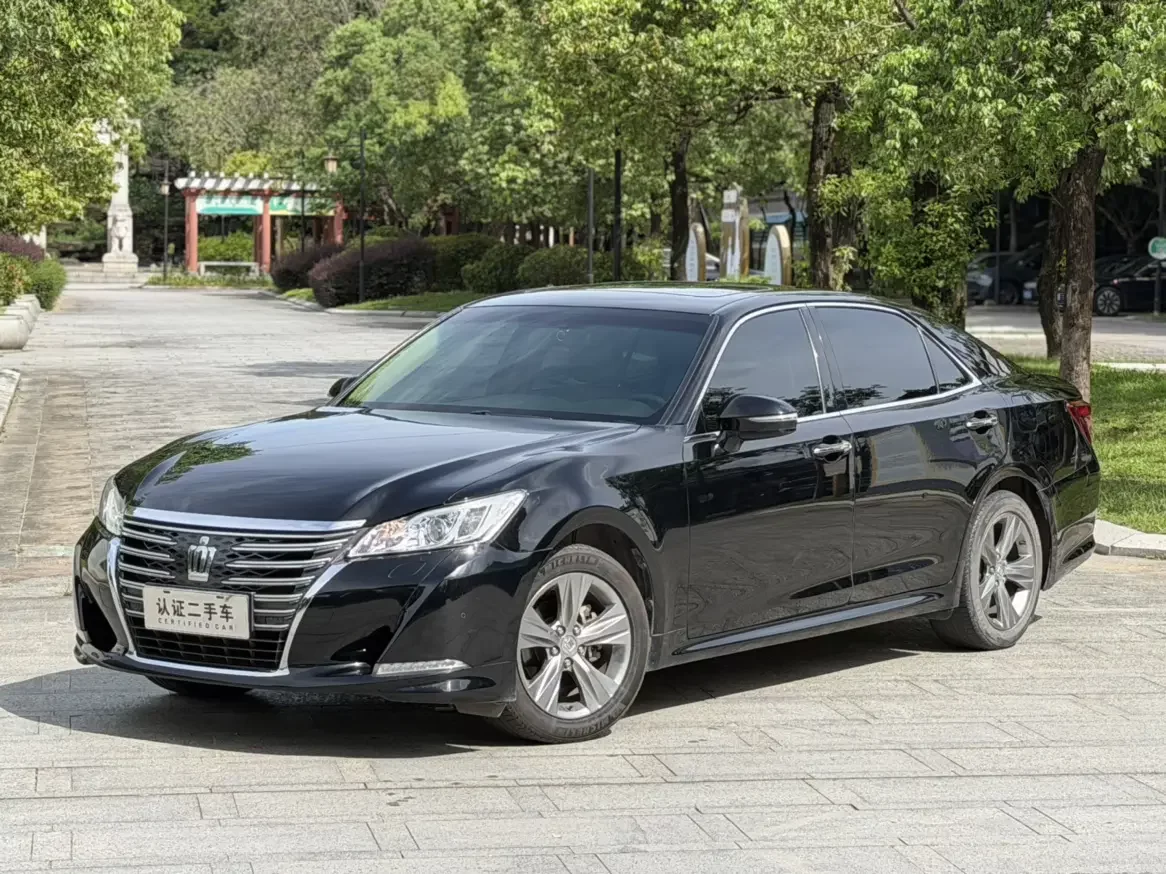 Toyota crown