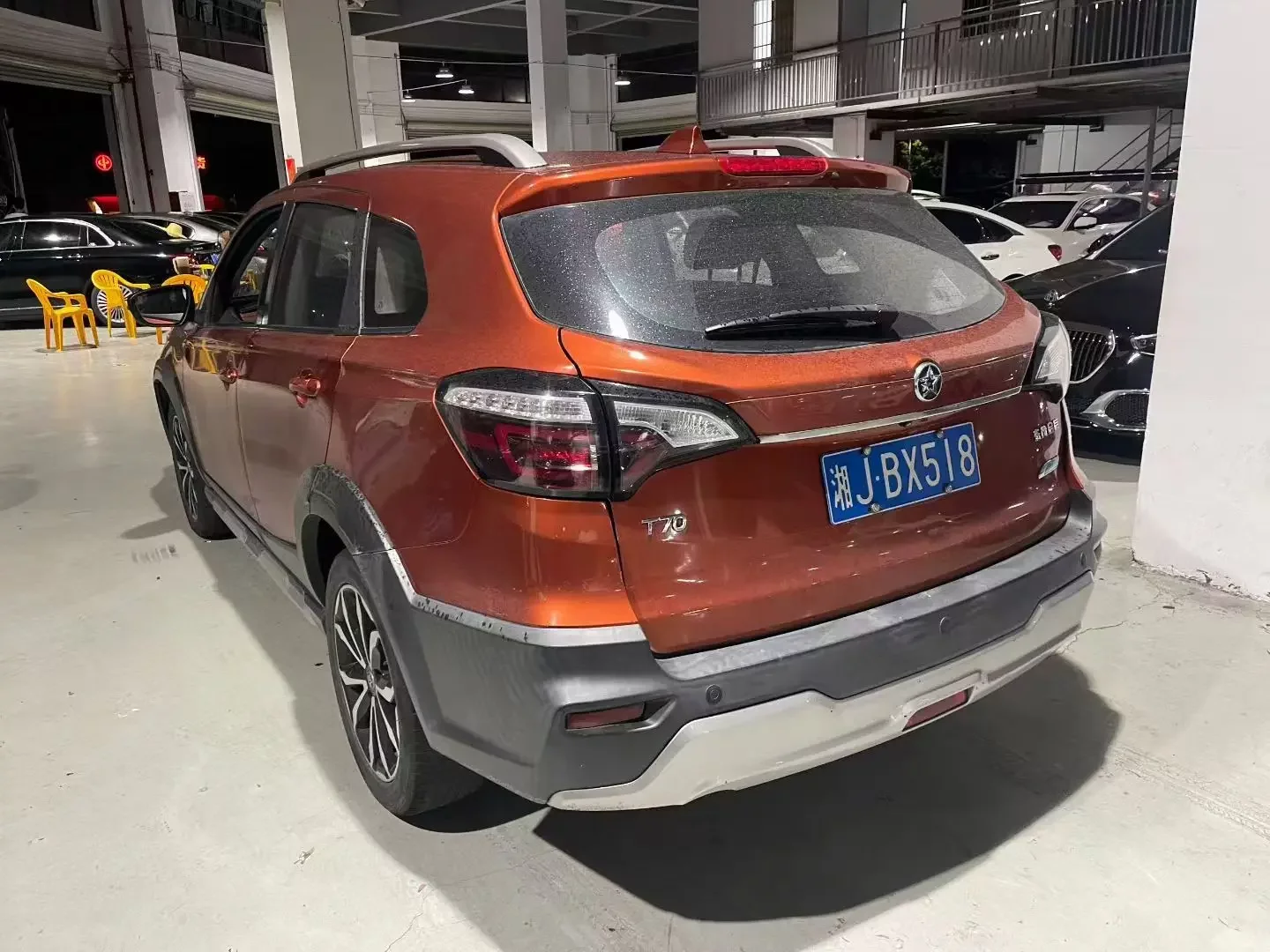 Kai Chen Venucia T70