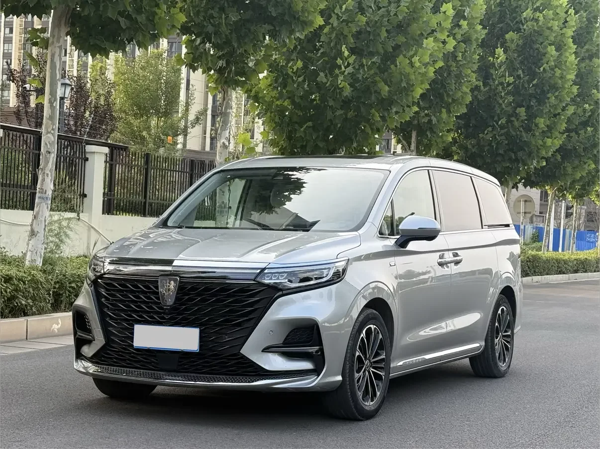 Roewe iMAX8