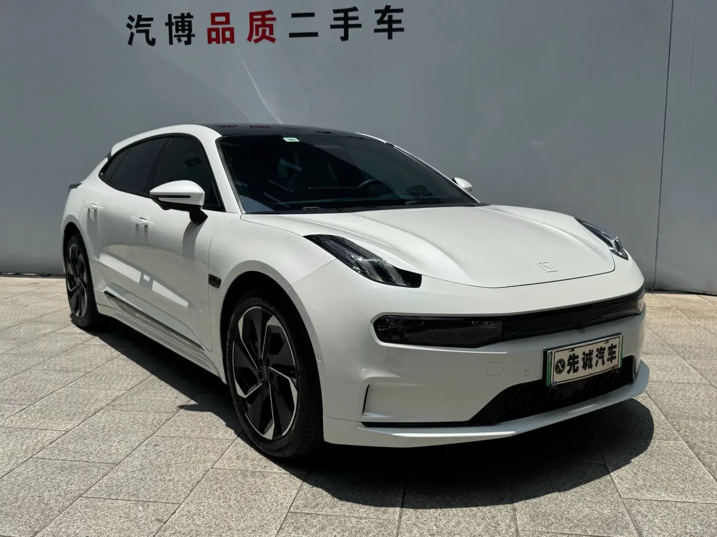 ZEEKR 001