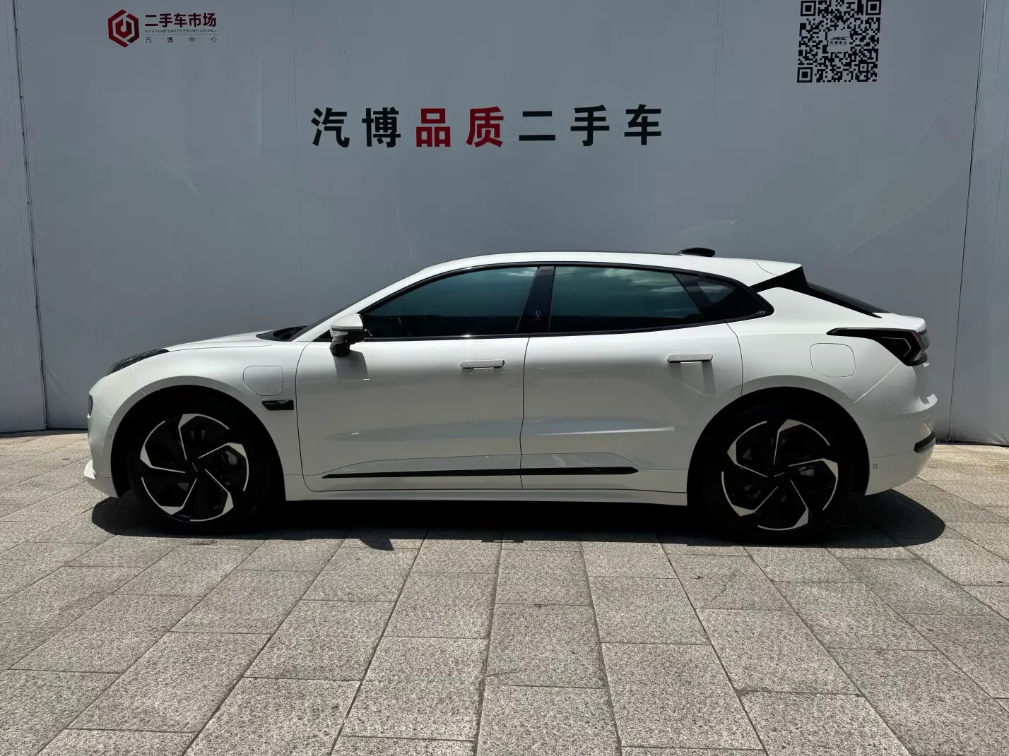ZEEKR 001