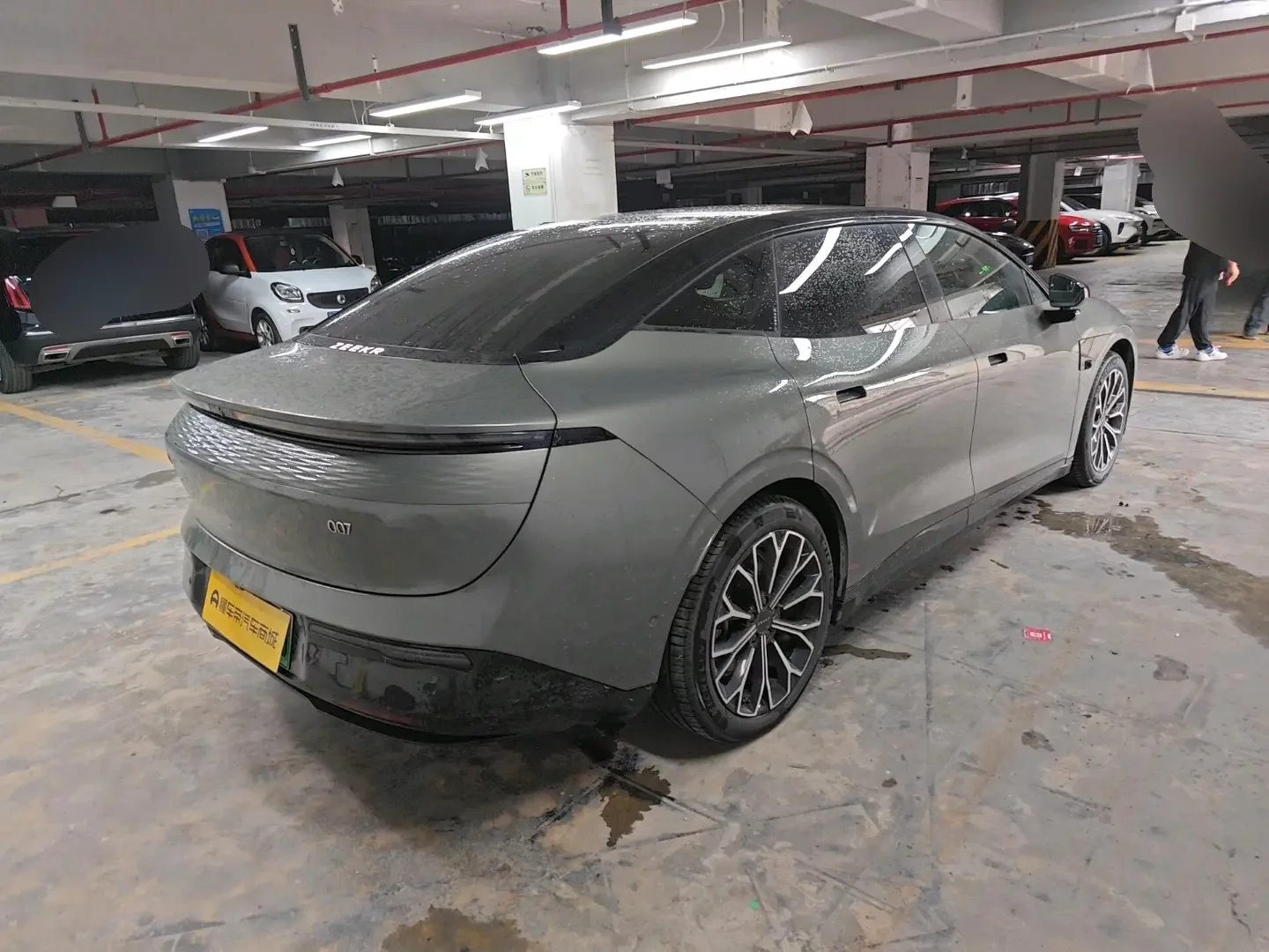 ZEEKR 007