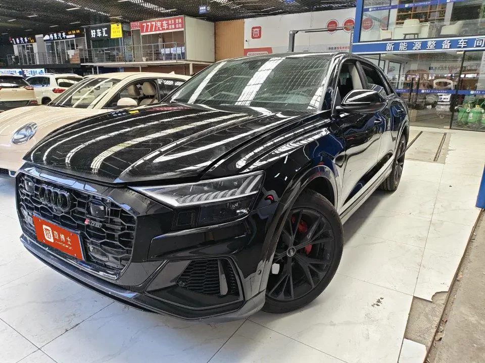 Audi Q8