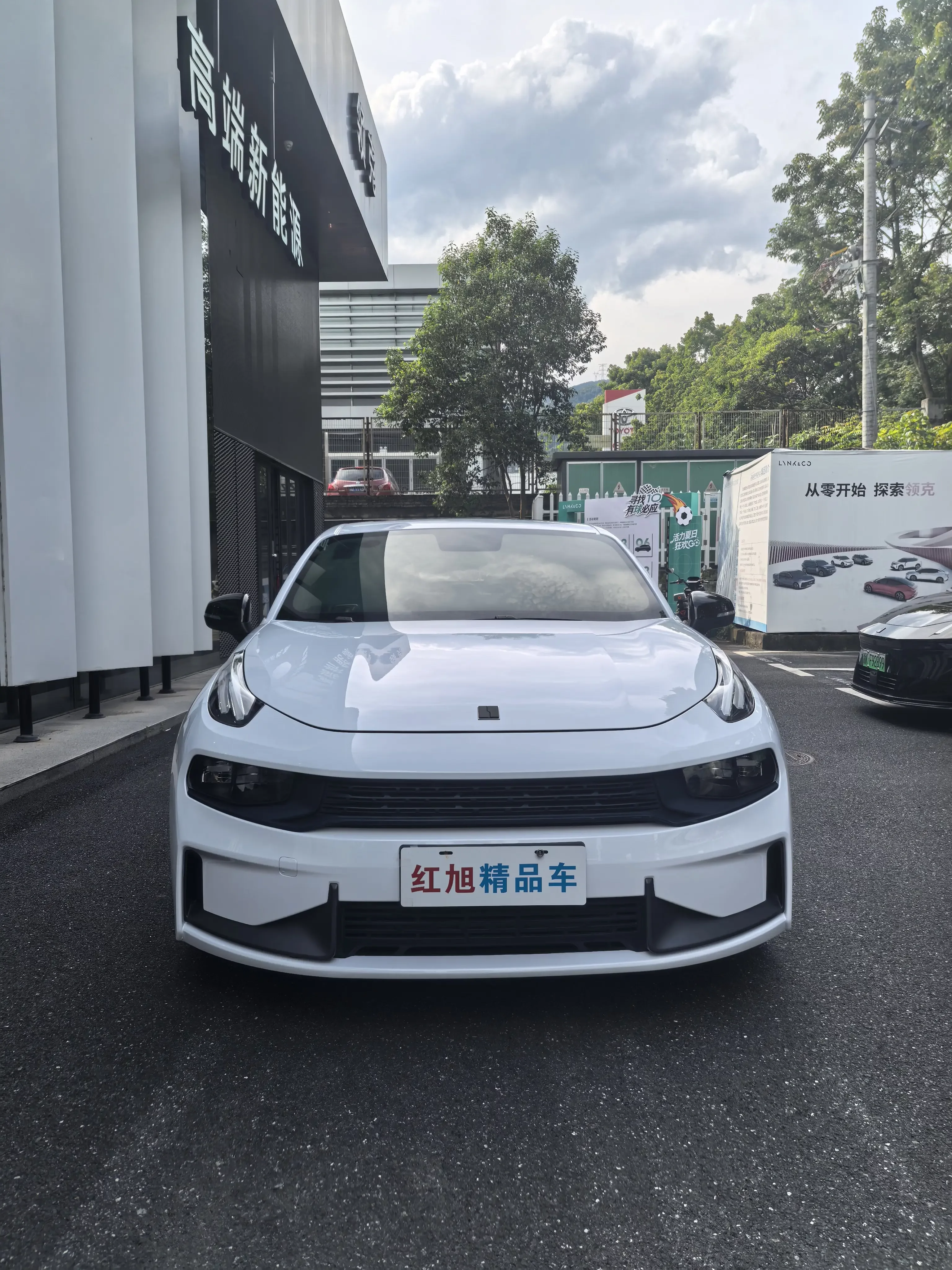 Lynk & Co 03