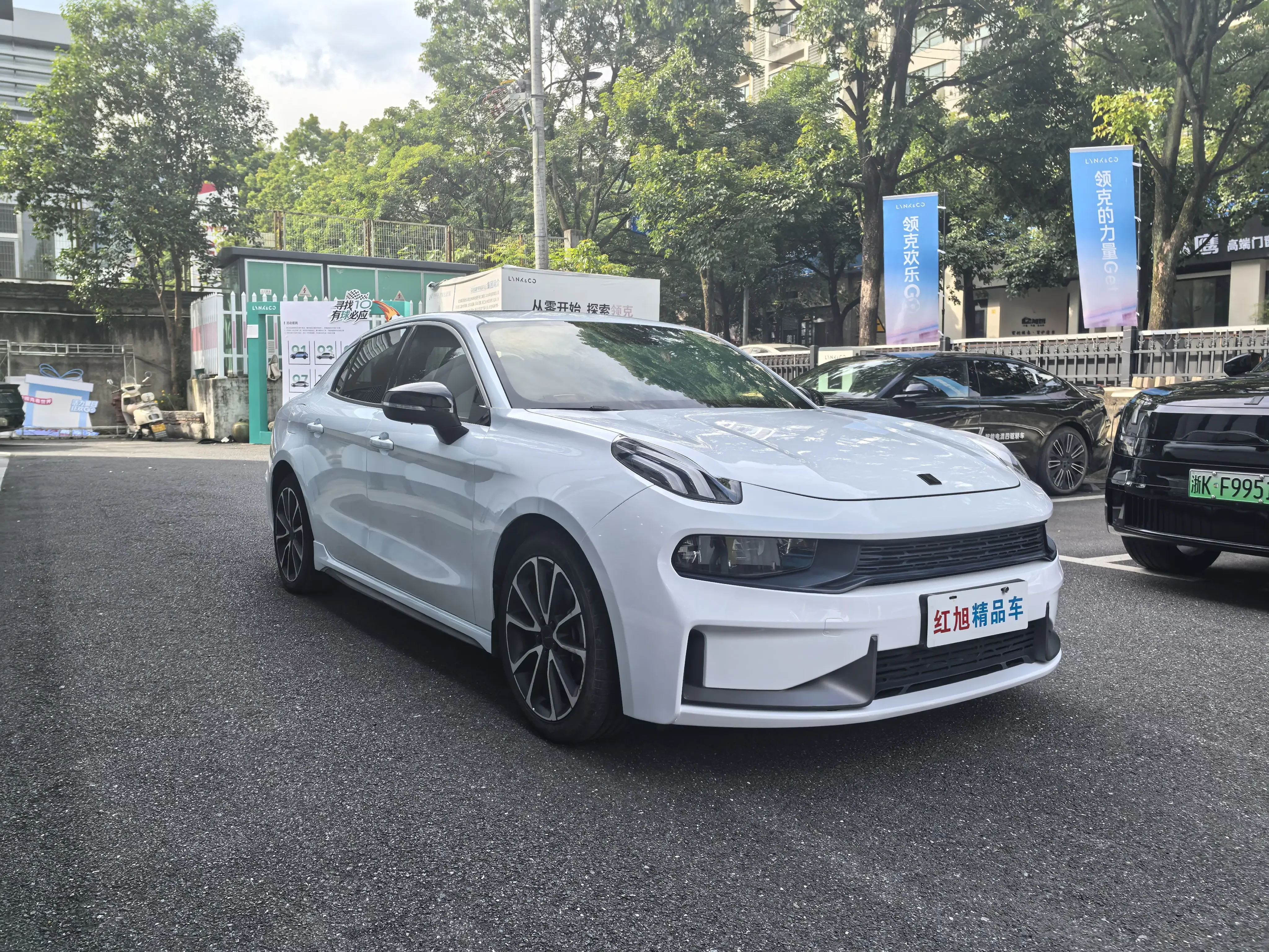 Lynk & Co 03