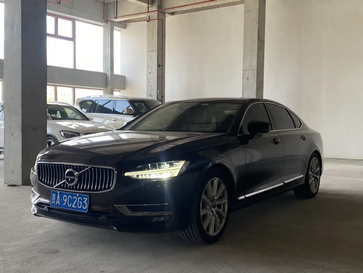 Volvo S90