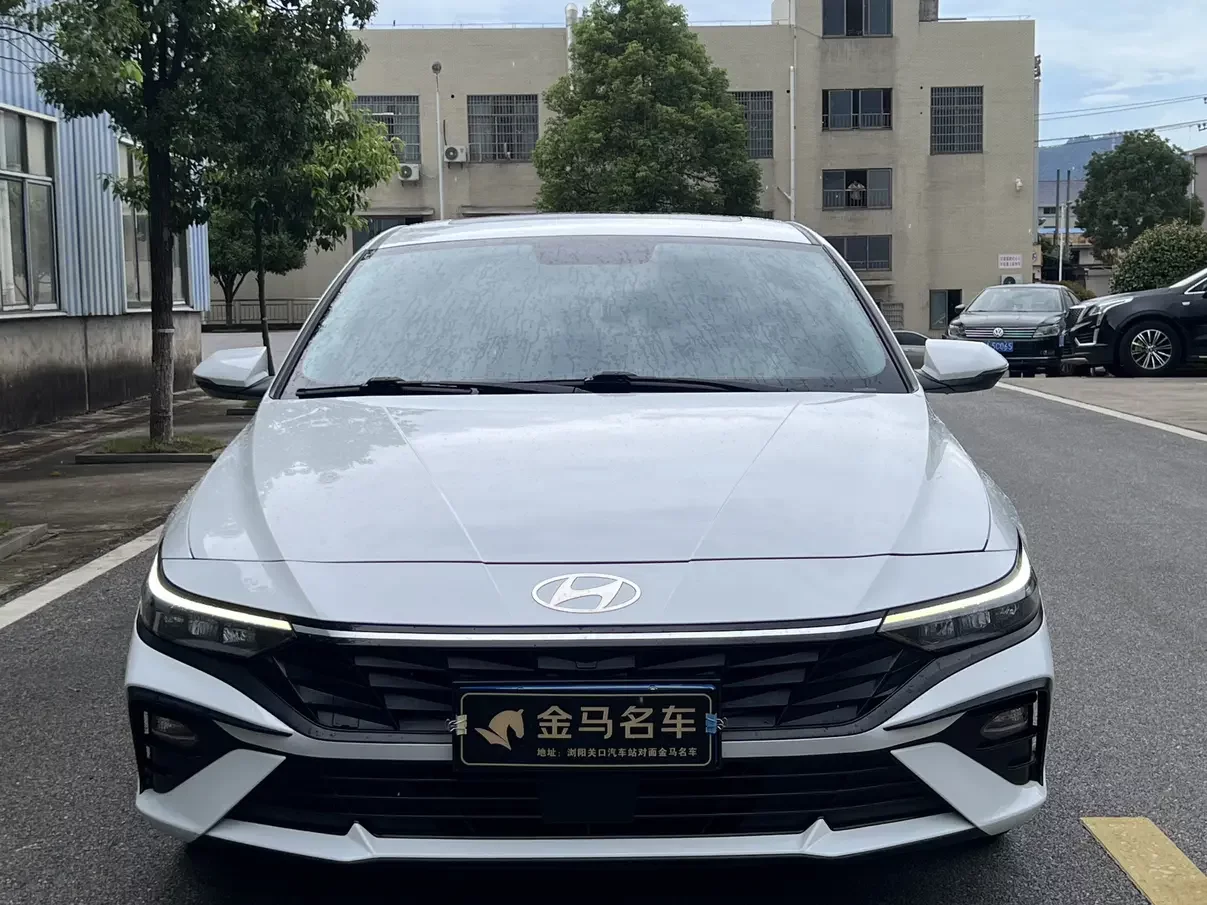 Hyundai Elantra