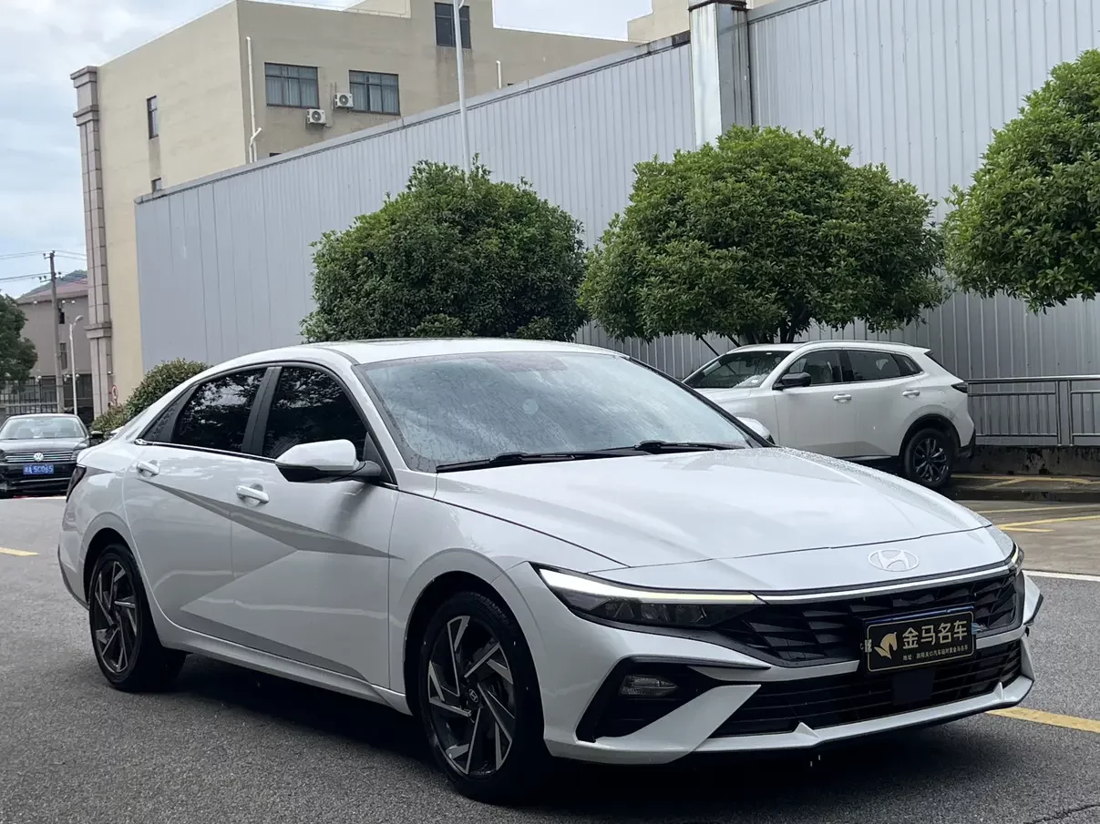 Hyundai Elantra