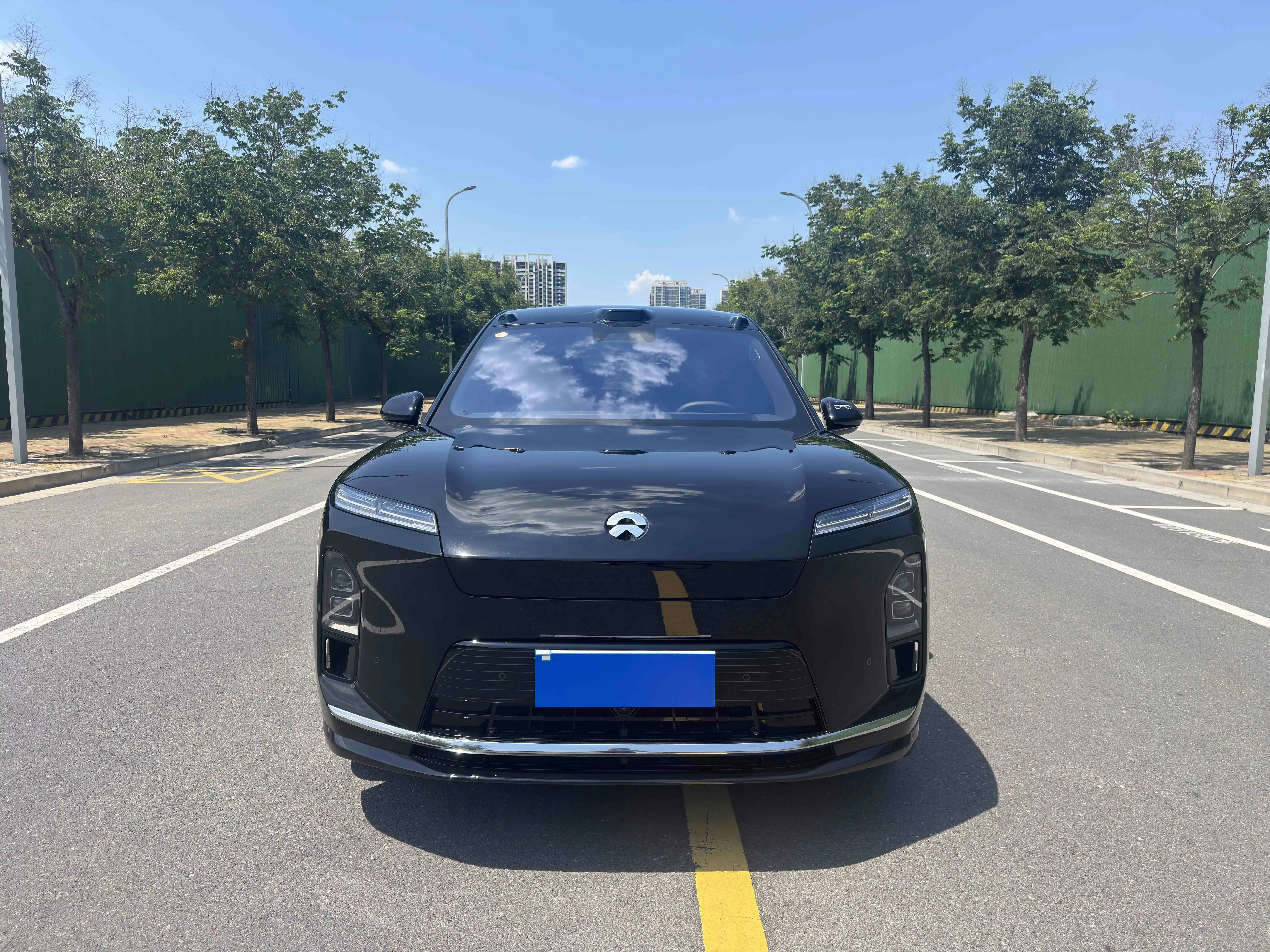 NIO ES8