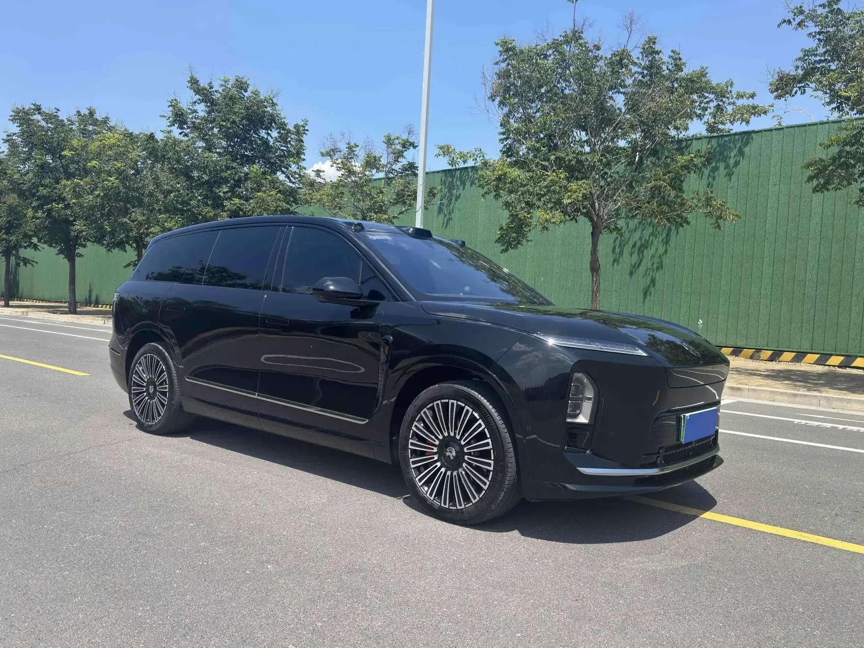NIO ES8