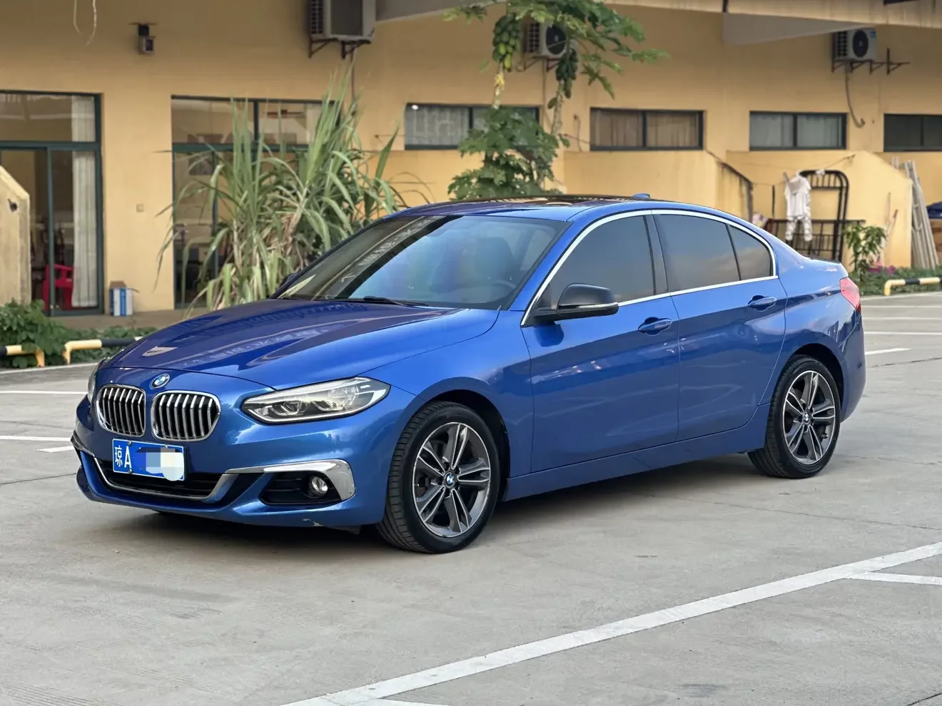 BMW 1 Series  из Китая