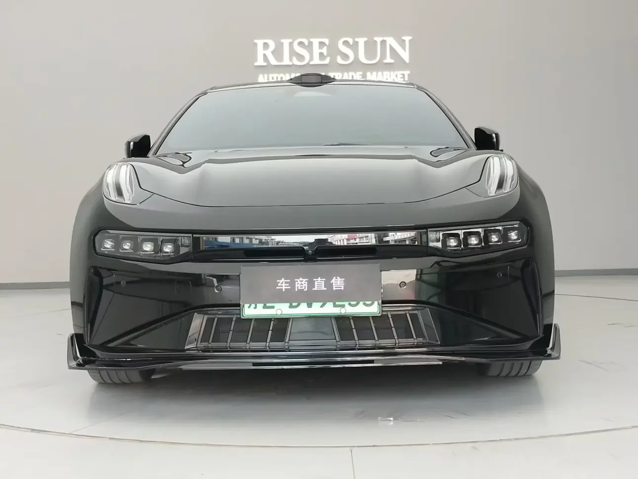 ZEEKR 001