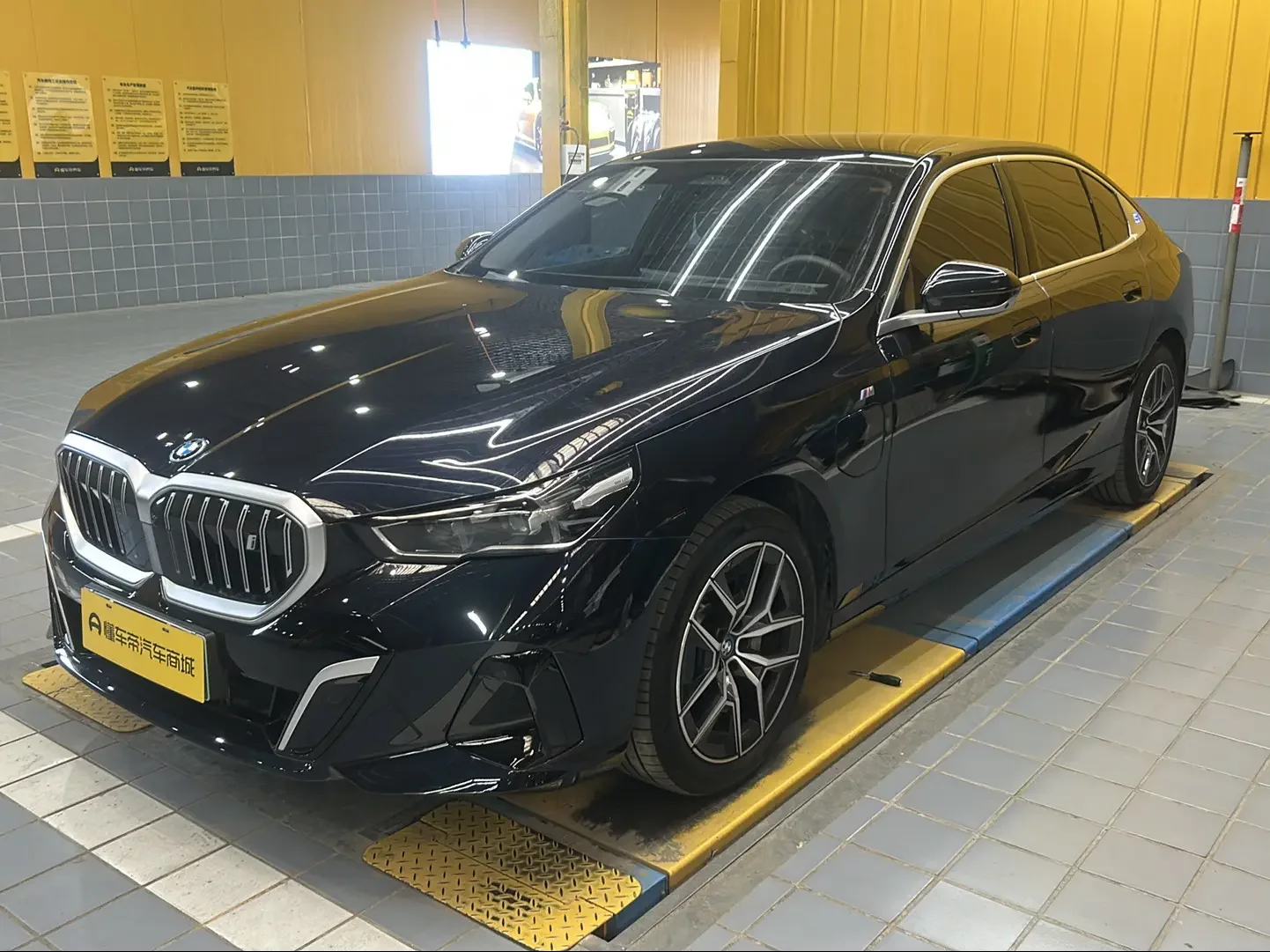 BMW i5