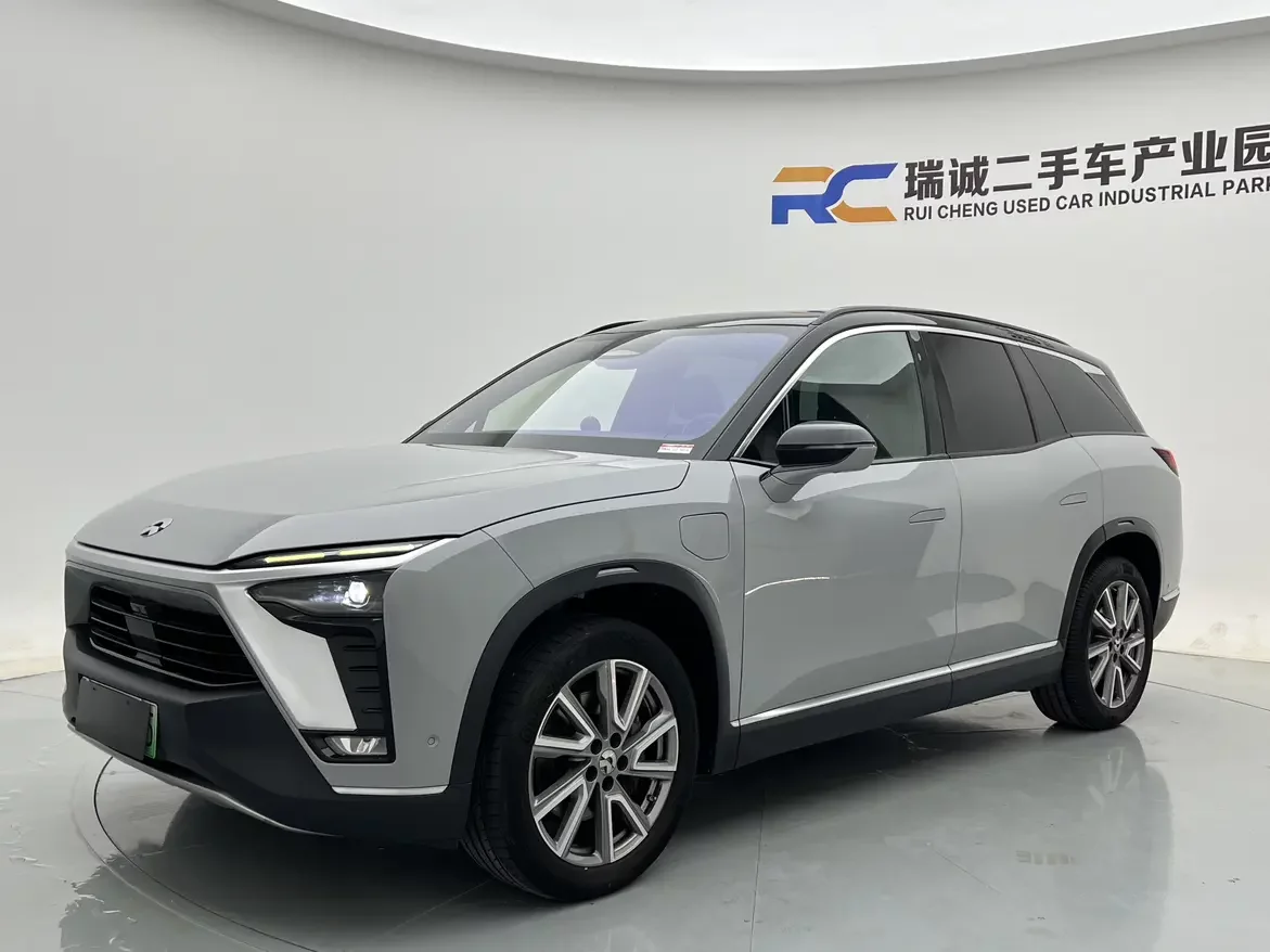 NIO ES8