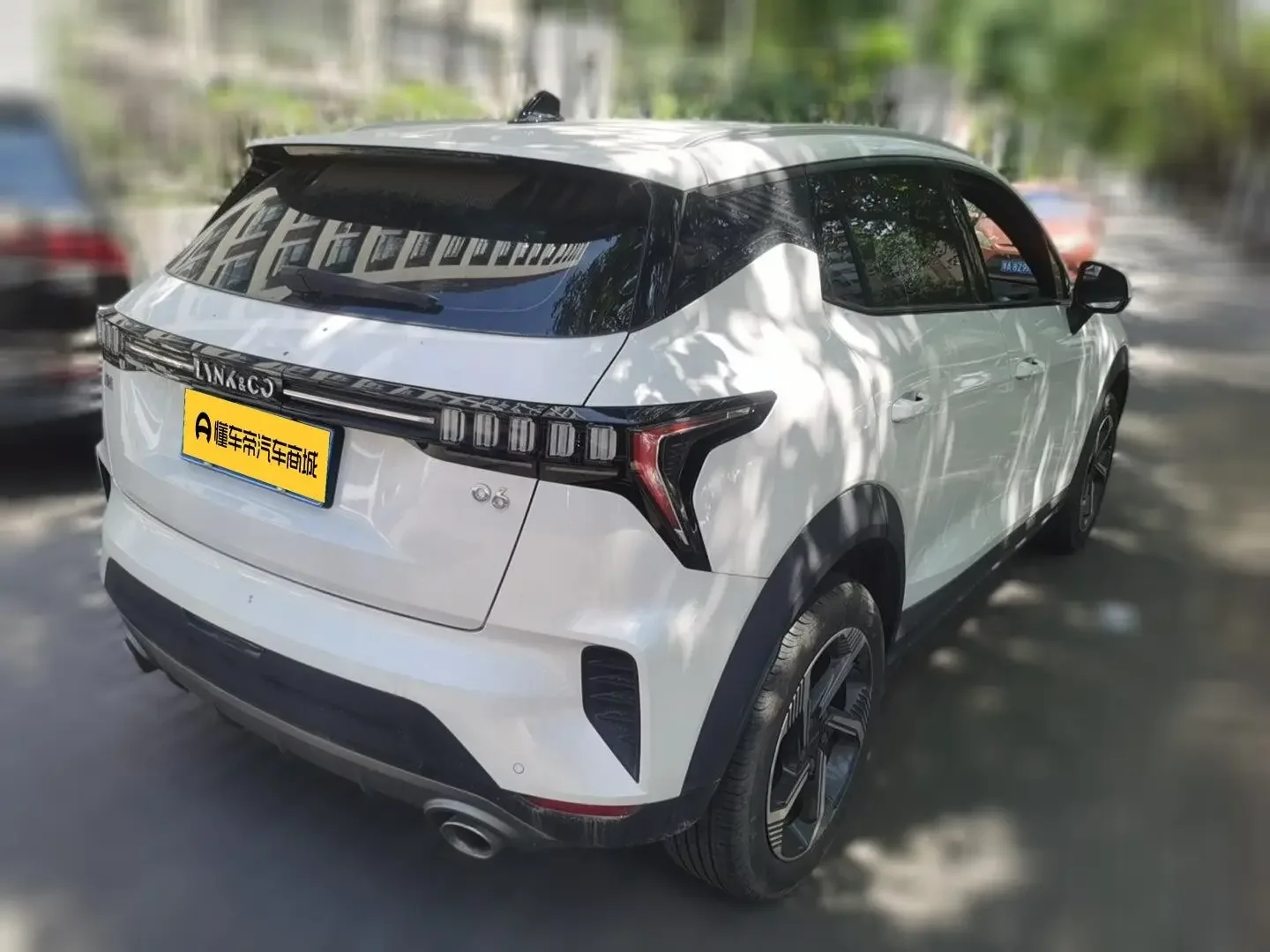 Lynk & Co 06
