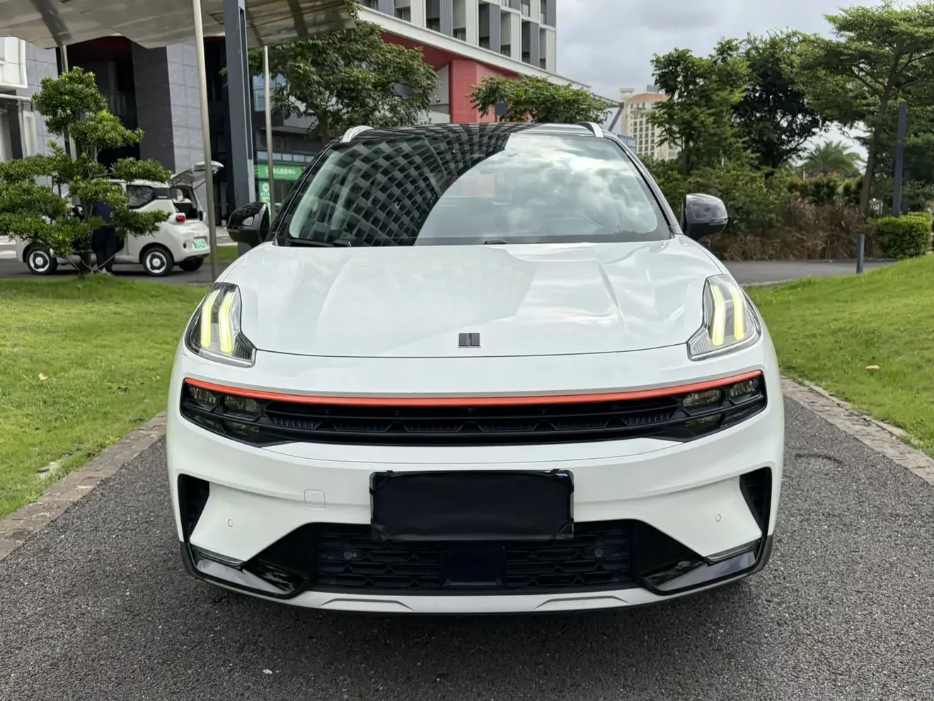 Lynk & Co 06