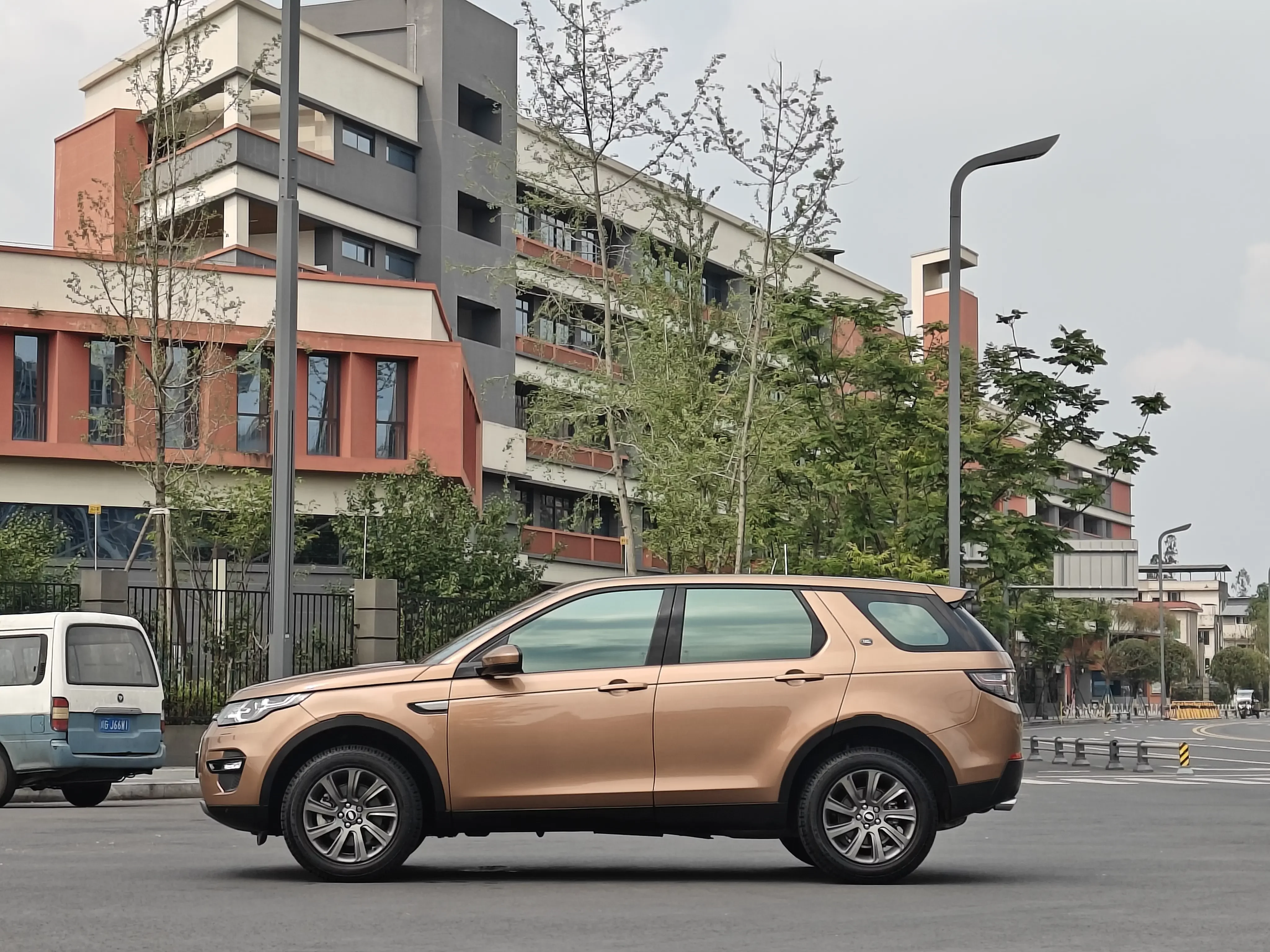 Land Rover Discover the magic